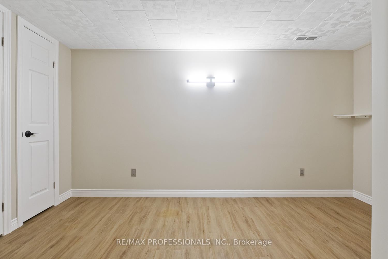 Photo 15 of Unit Lower, 5 Manor Drive, Kitchener — HOMEH