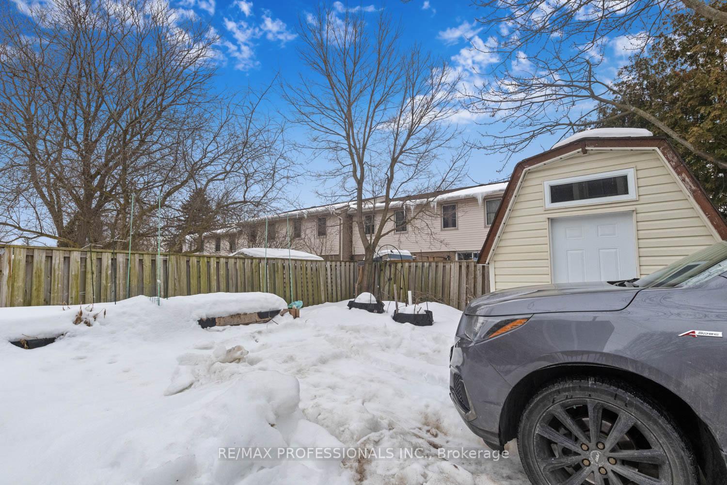 Photo 18 of Unit Lower, 5 Manor Drive, Kitchener — HOMEH
