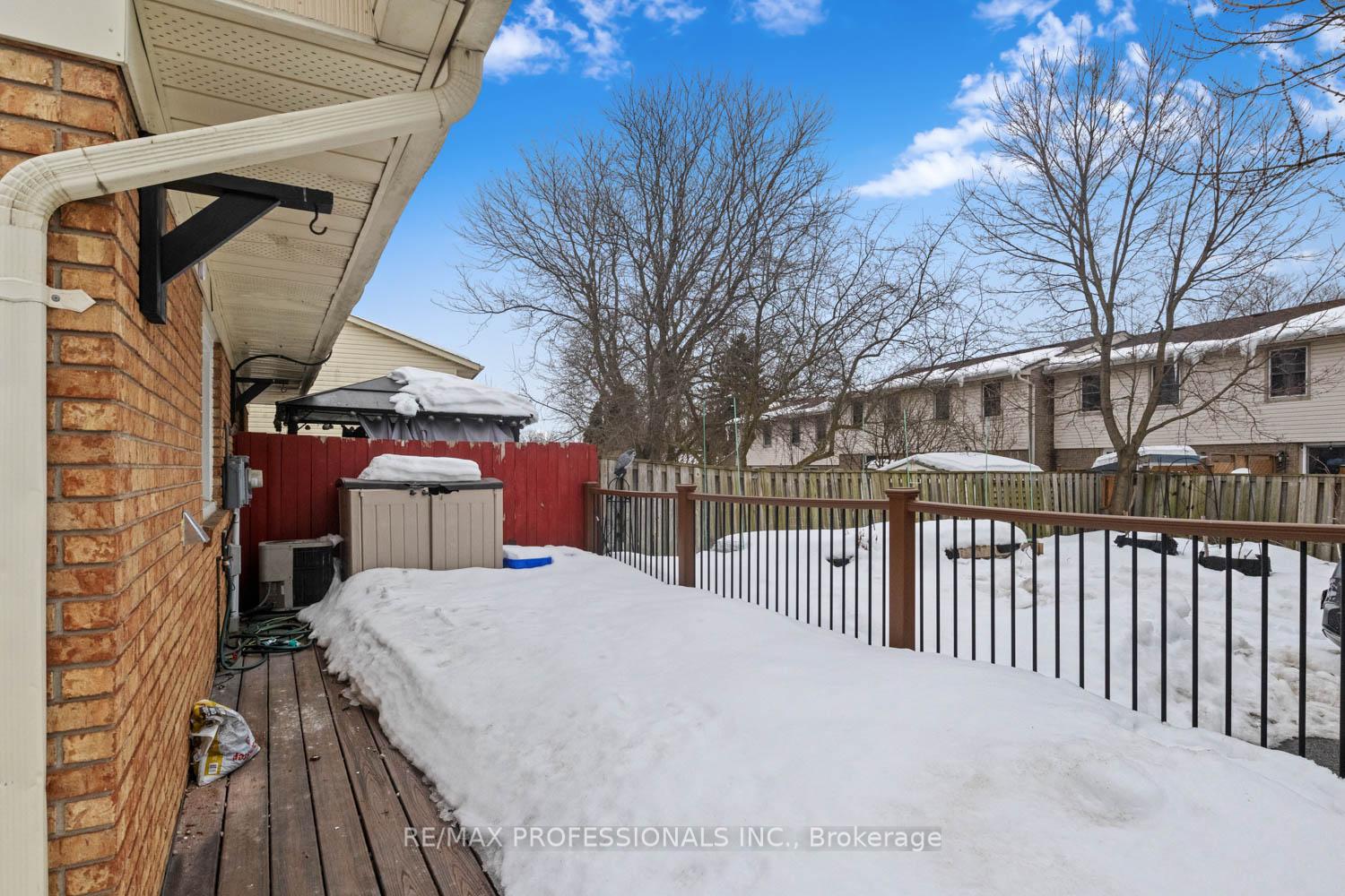 Photo 24 of Unit Lower, 5 Manor Drive, Kitchener — HOMEH