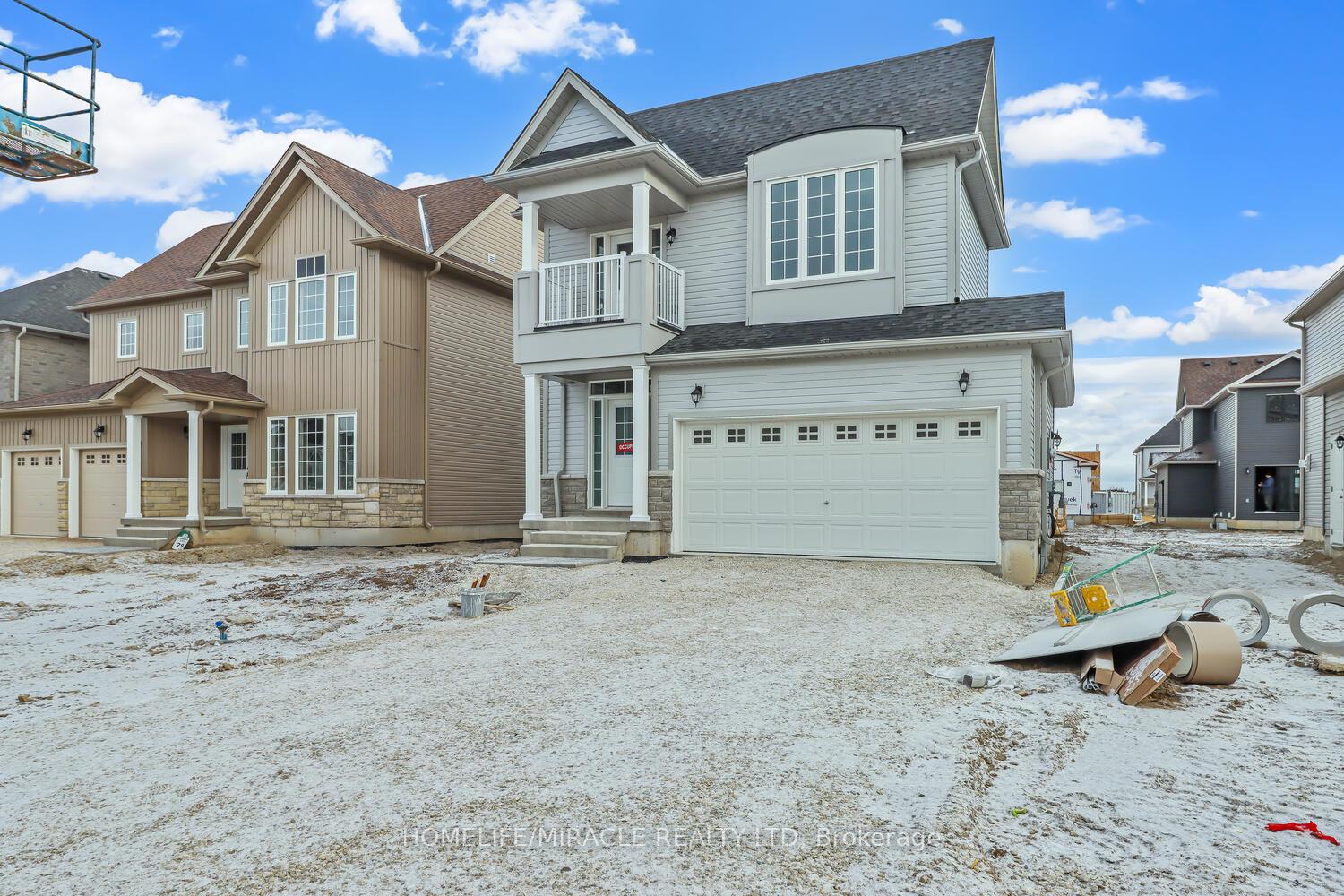 Photo 2 of 213 Clipper Drive, Clearview, Stayner — HOMEH