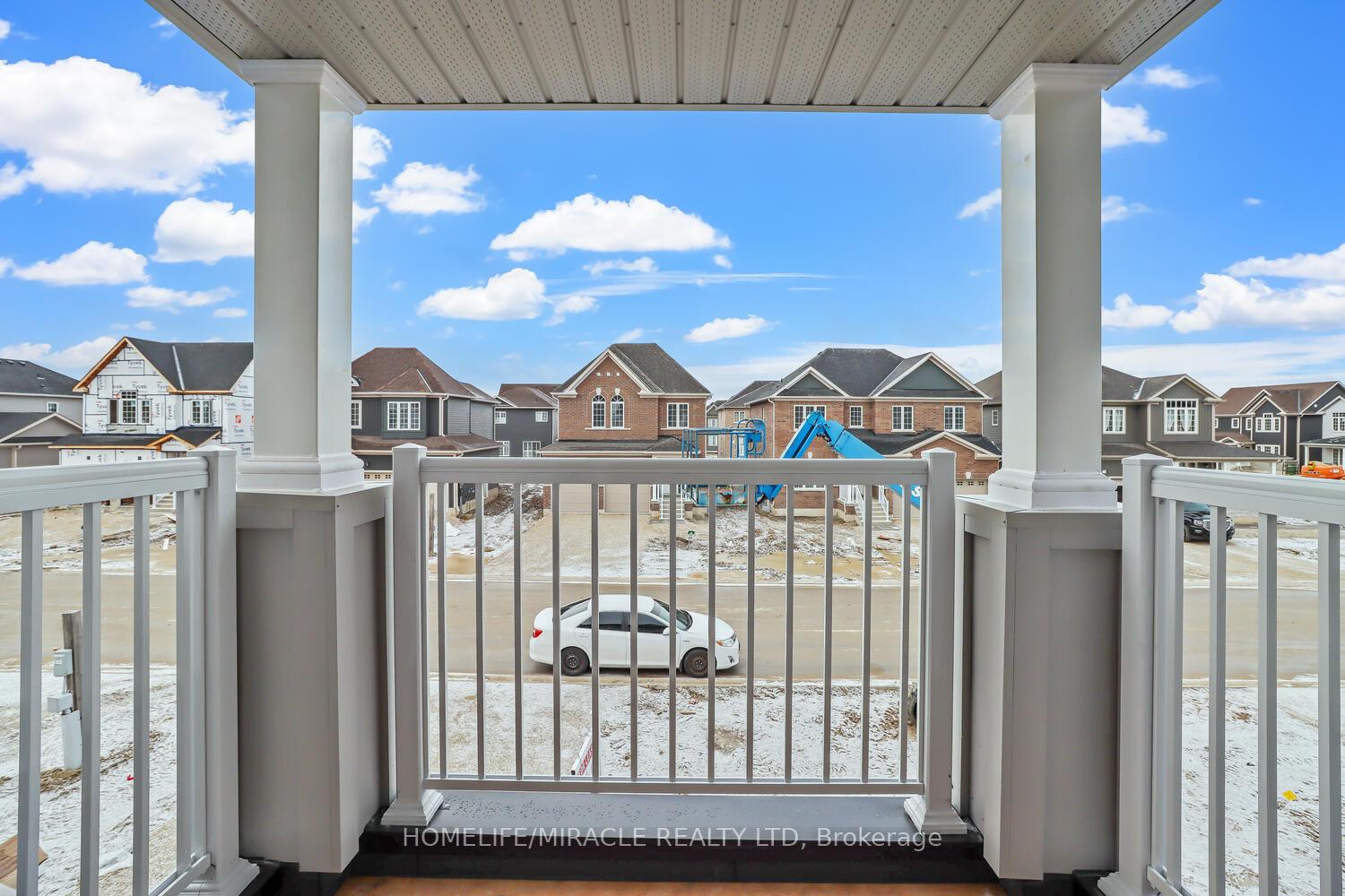 Photo 5 of 213 Clipper Drive, Clearview, Stayner — HOMEH