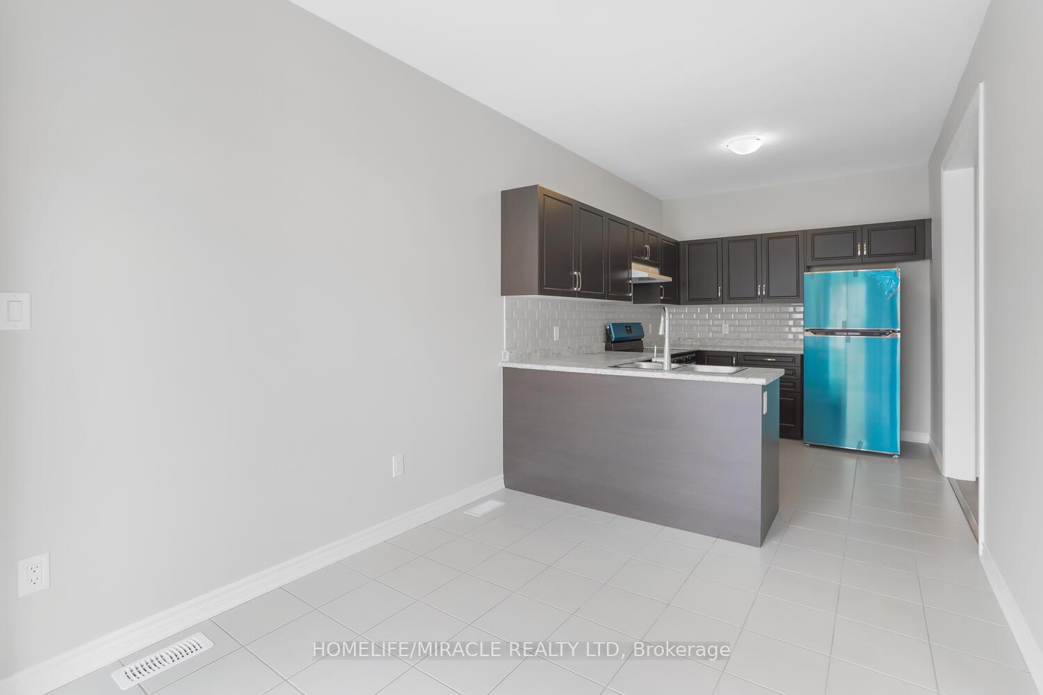 Photo 11 of 213 Clipper Drive, Clearview, Stayner — HOMEH