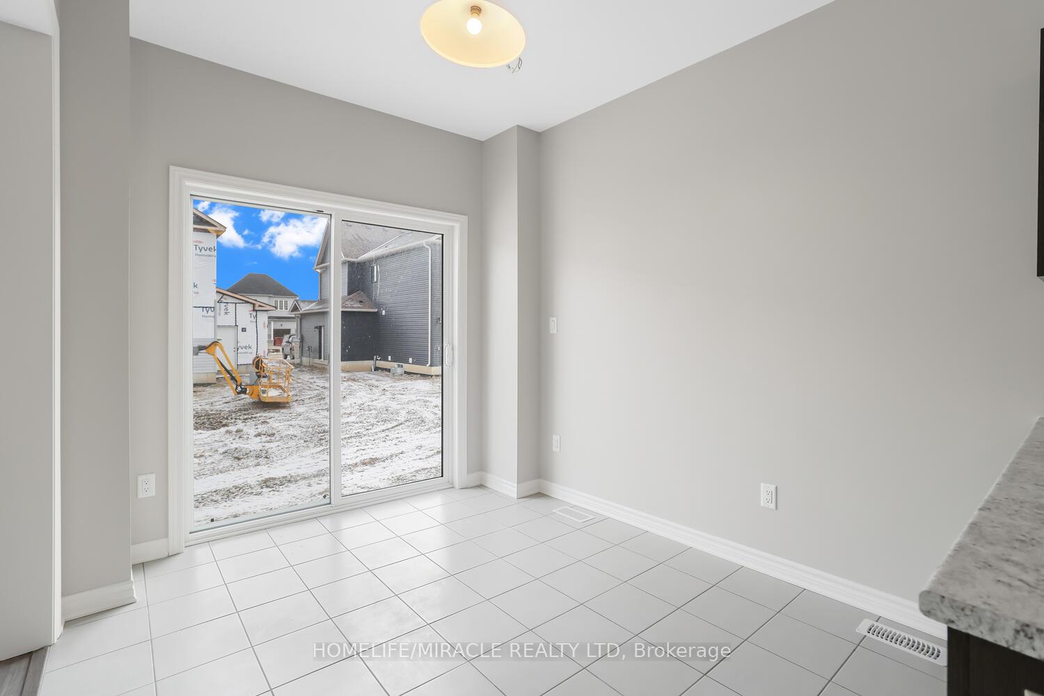 Photo 14 of 213 Clipper Drive, Clearview, Stayner — HOMEH