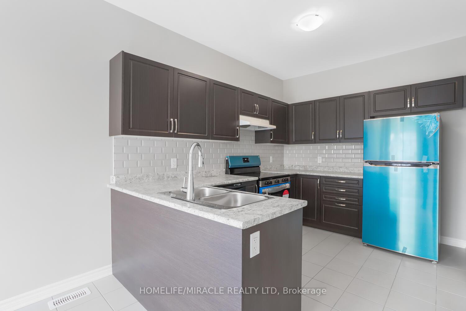 Photo 13 of 213 Clipper Drive, Clearview, Stayner — HOMEH