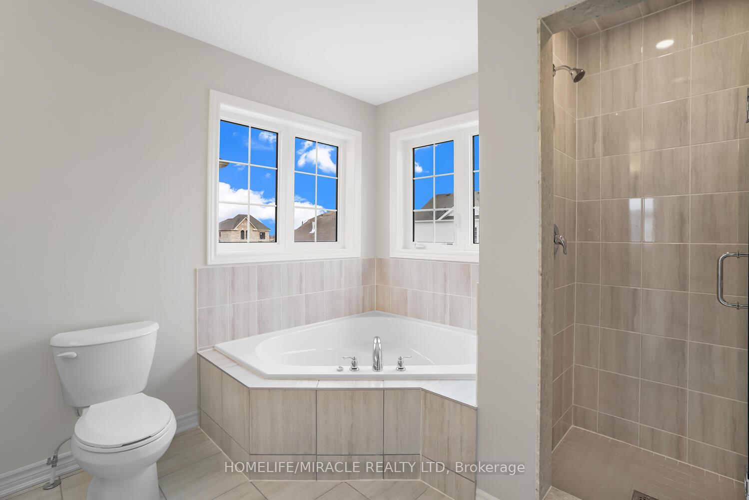 Photo 21 of 213 Clipper Drive, Clearview, Stayner — HOMEH