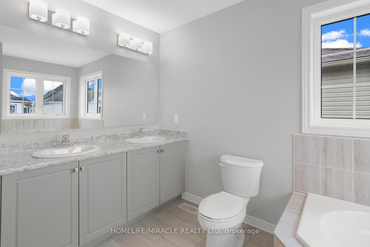 Photo 23 of 213 Clipper Drive, Clearview, Stayner — HOMEH