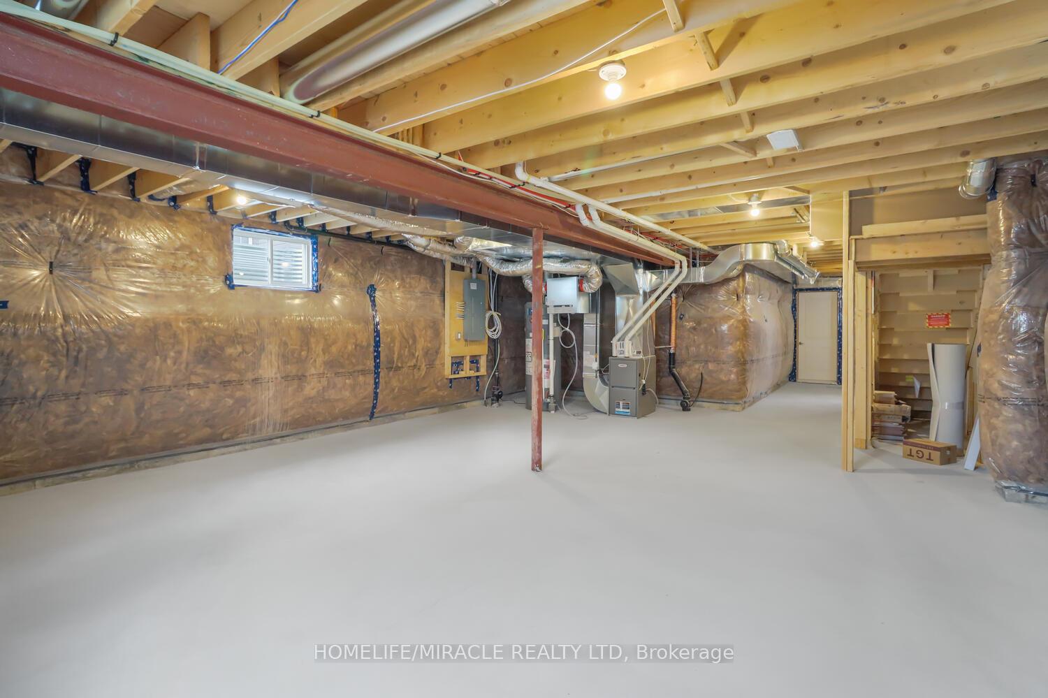 Photo 35 of 213 Clipper Drive, Clearview, Stayner — HOMEH