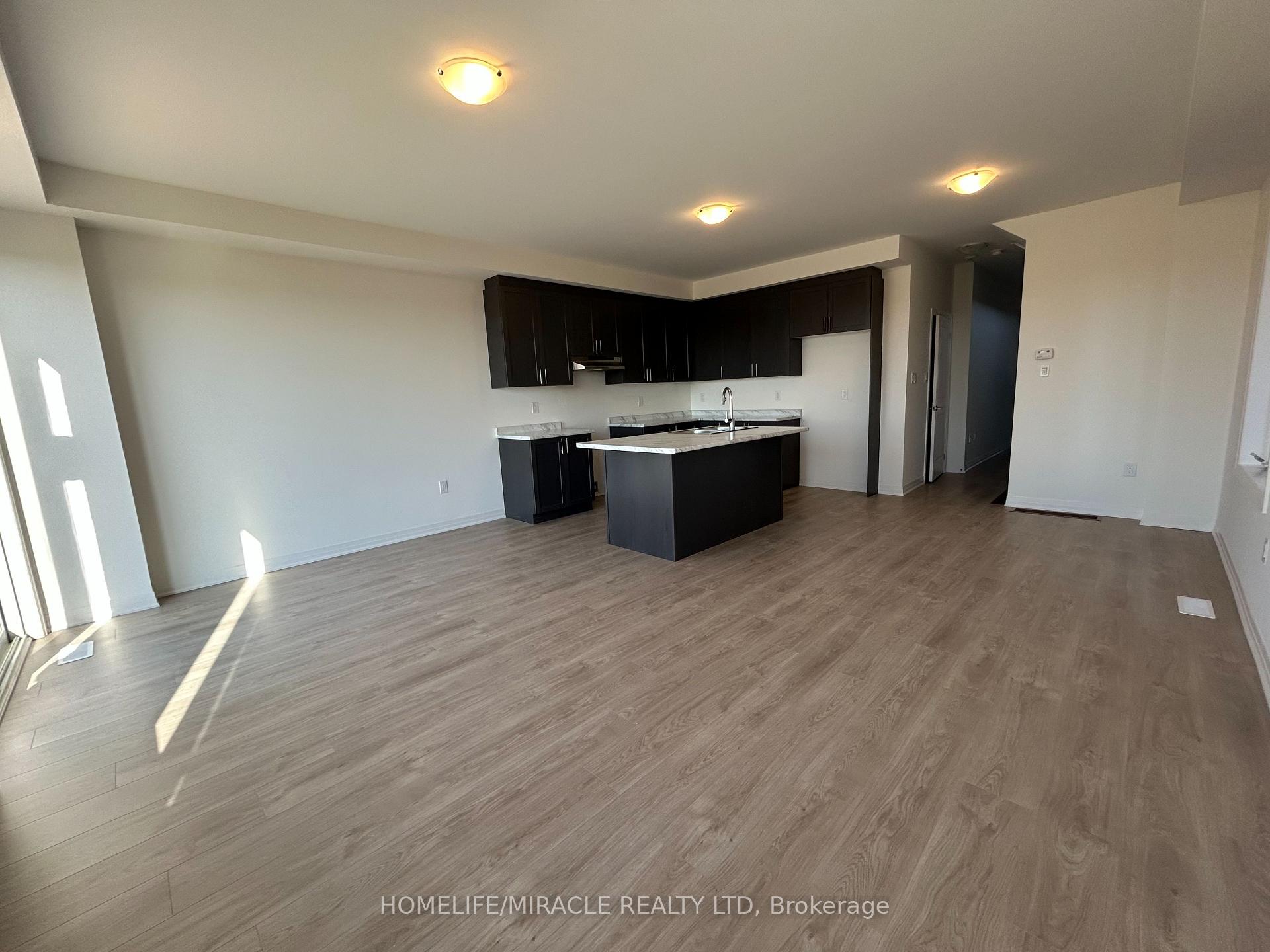 Photo 7 of 33 Sagewood Avenue, Barrie, Rural Barrie Southeast — HOMEH