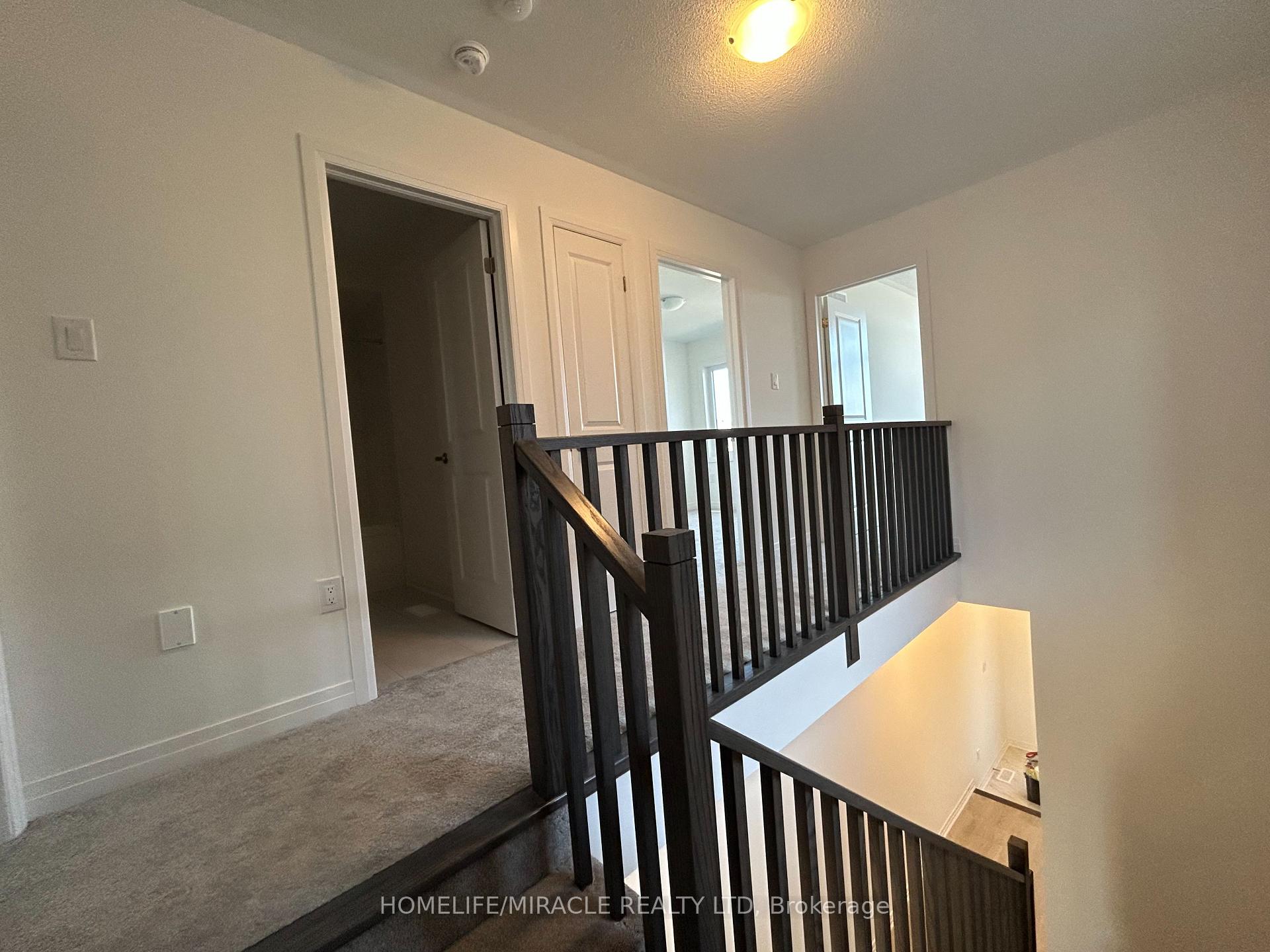 Photo 6 of 33 Sagewood Avenue, Barrie, Rural Barrie Southeast — HOMEH