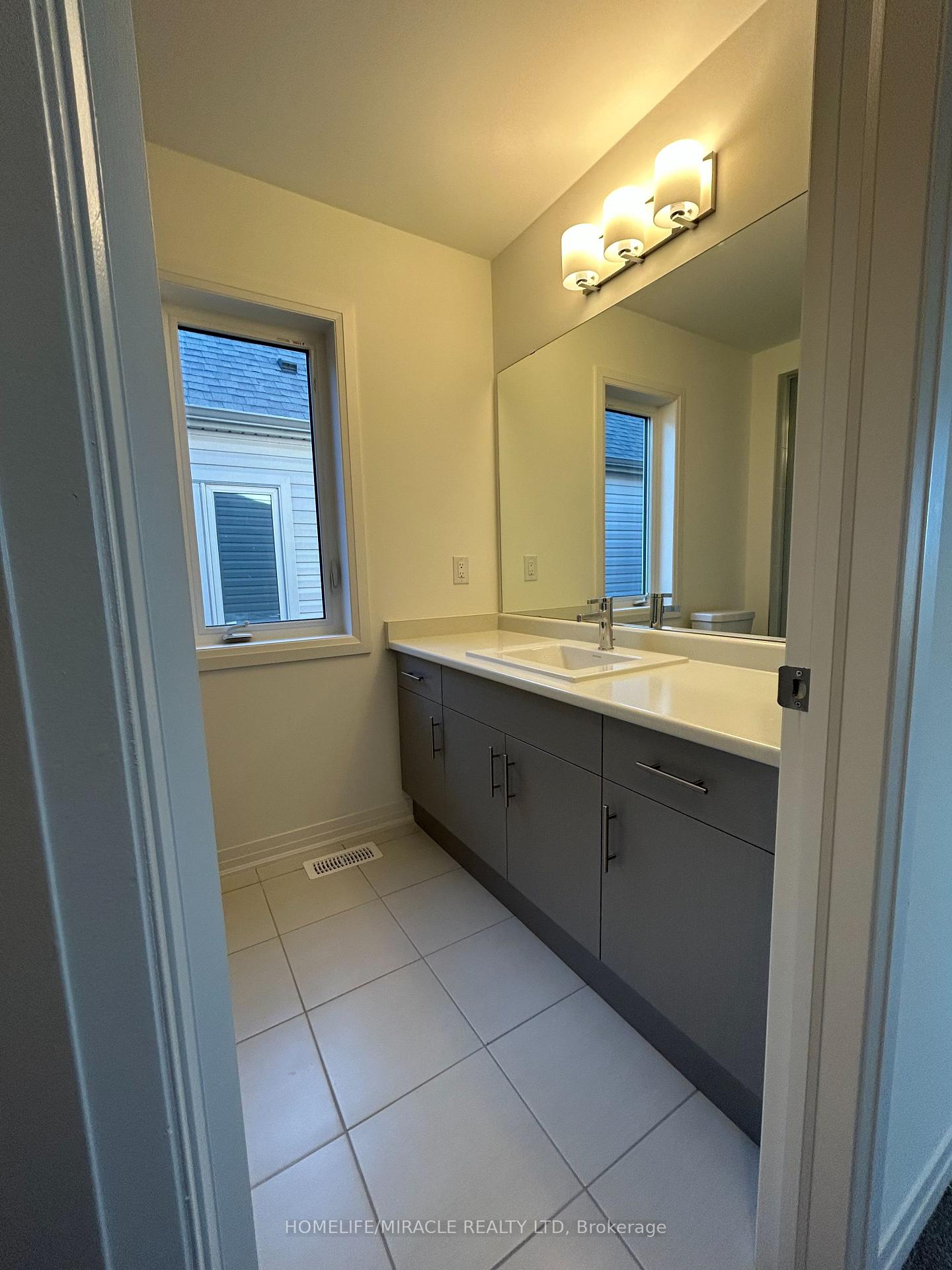 Photo 11 of 33 Sagewood Avenue, Barrie, Rural Barrie Southeast — HOMEH