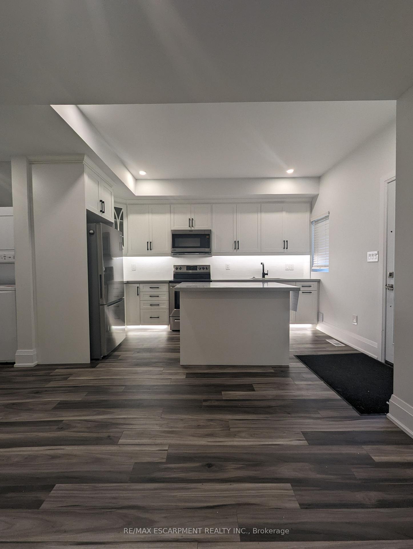 Photo 7 of Unit 1, 333 Emerald Street N, Hamilton, Beasley — HOMEH