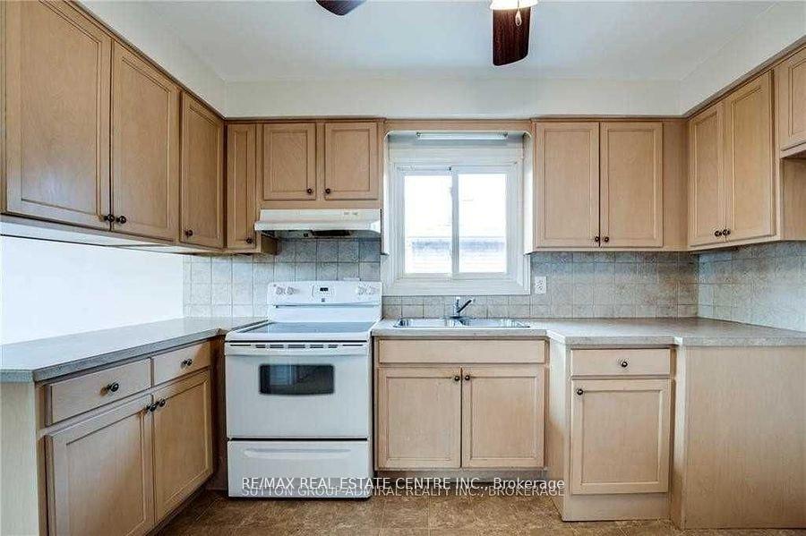 Photo 5 of Unit 2, 49 Selkirk Avenue, Hamilton, Landsdale — HOMEH