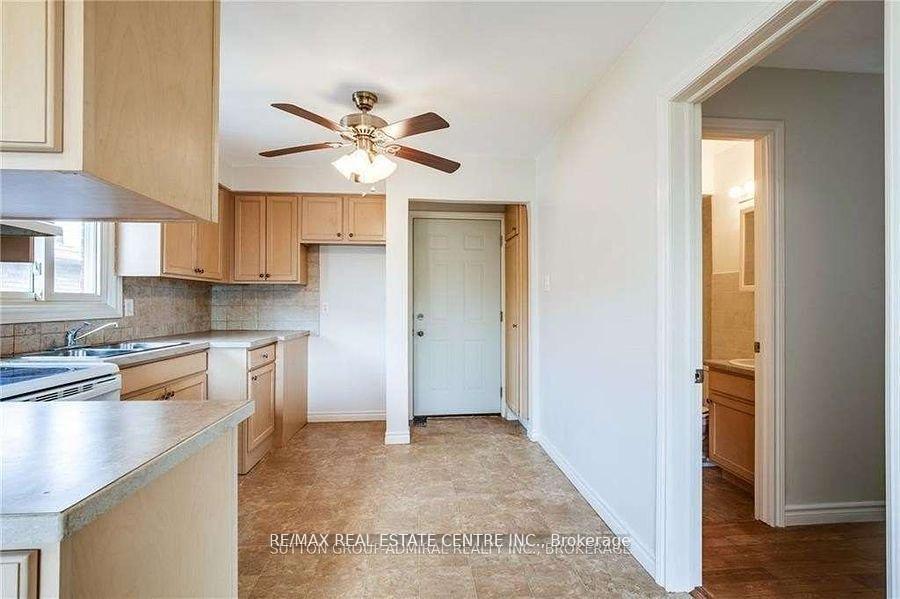 Photo 10 of Unit 2, 49 Selkirk Avenue, Hamilton, Landsdale — HOMEH