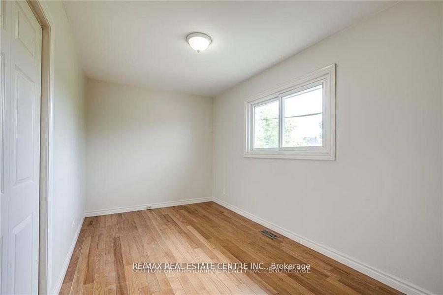Photo 11 of Unit 2, 49 Selkirk Avenue, Hamilton, Landsdale — HOMEH