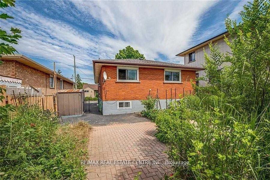 Photo 15 of Unit 2, 49 Selkirk Avenue, Hamilton, Landsdale — HOMEH