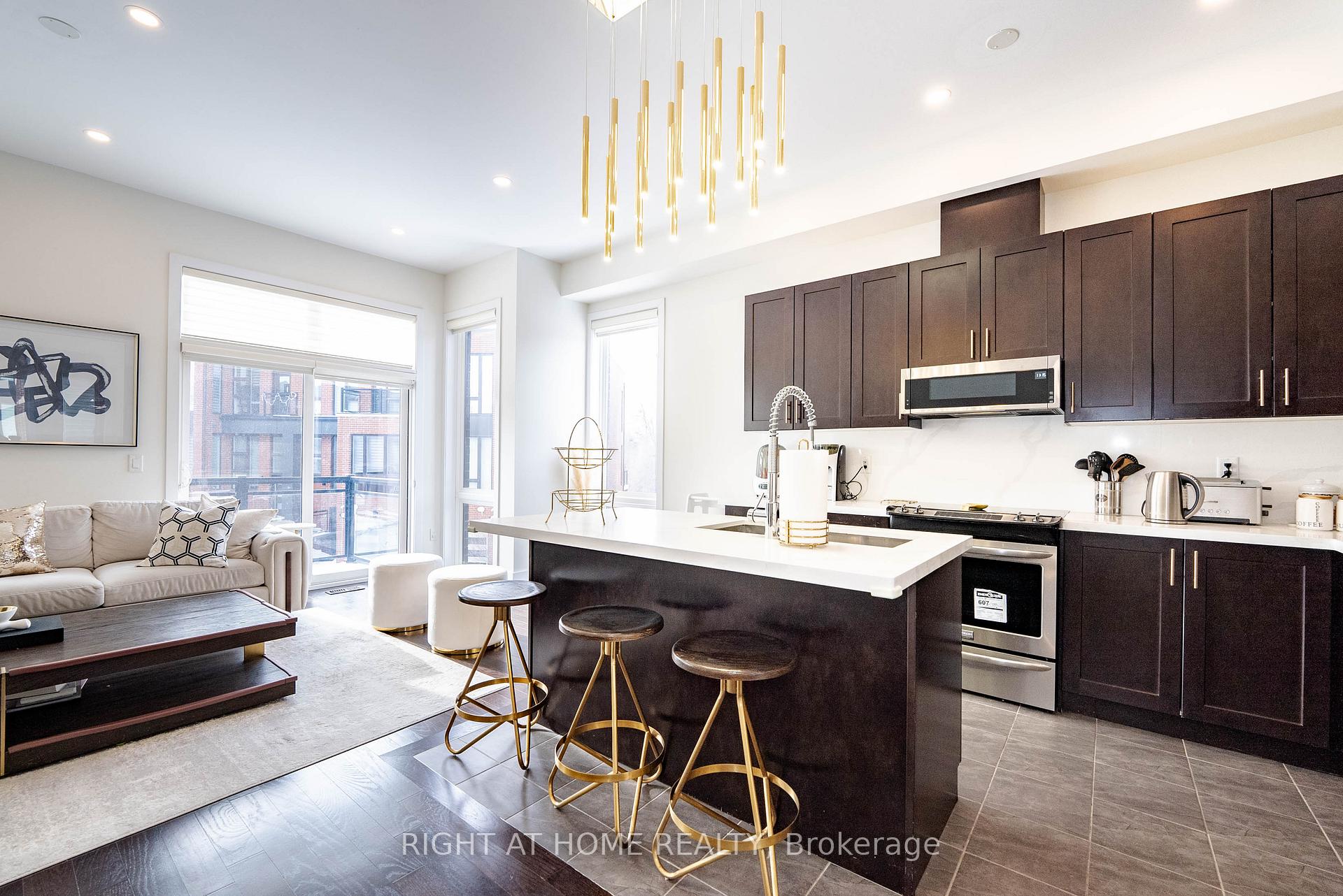 Photo 1 of 16 Cambray Road, Vaughan, Patterson — HOMEH