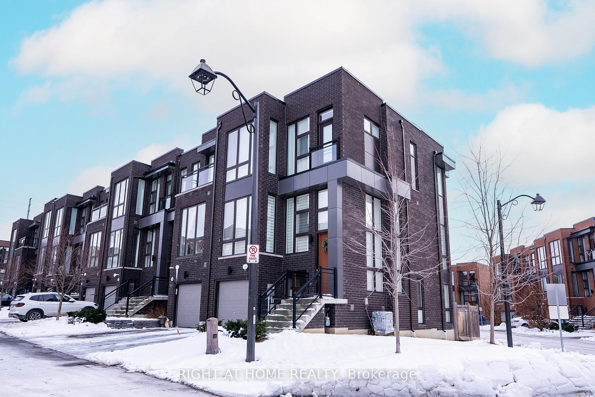 Photo 2 of 16 Cambray Road, Vaughan, Patterson — HOMEH