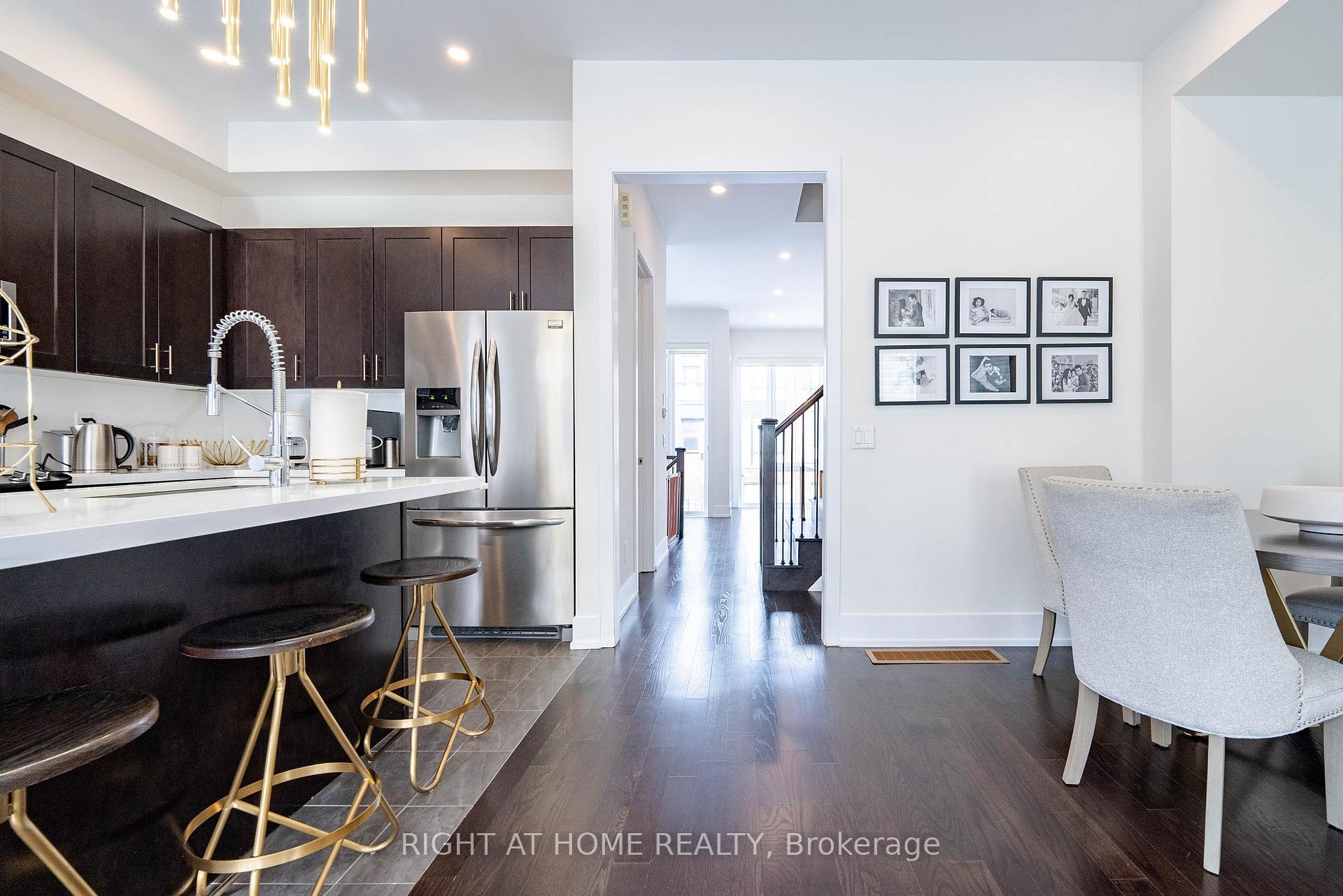 Photo 12 of 16 Cambray Road, Vaughan, Patterson — HOMEH