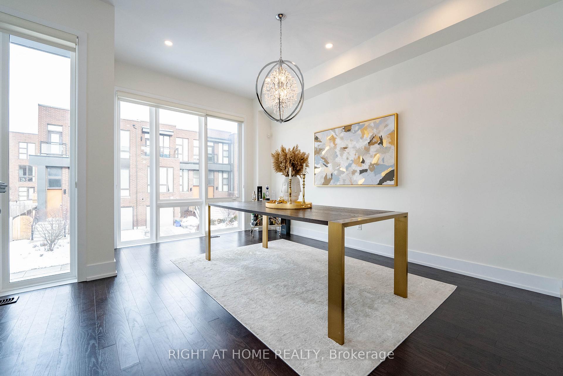 Photo 14 of 16 Cambray Road, Vaughan, Patterson — HOMEH