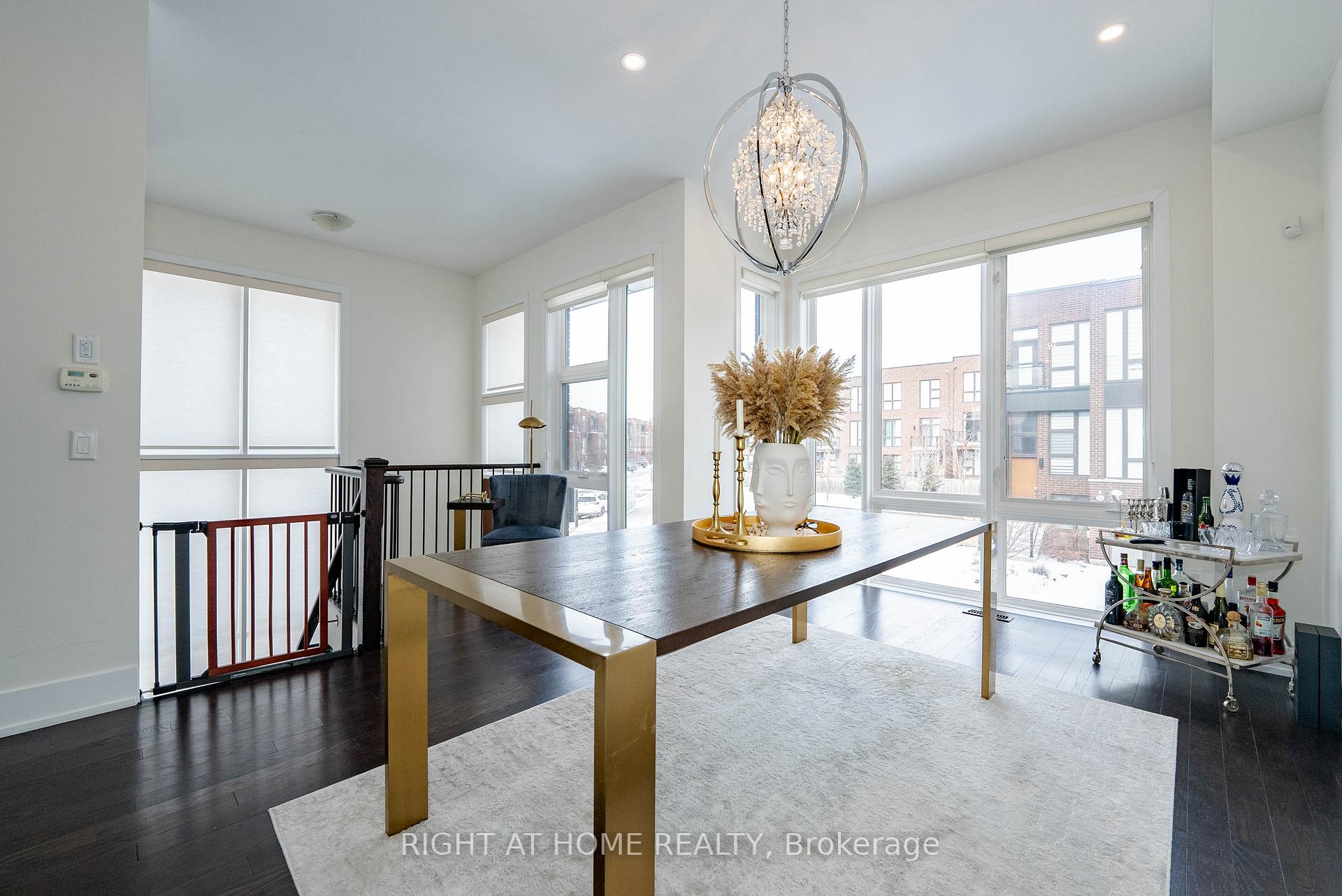 Photo 18 of 16 Cambray Road, Vaughan, Patterson — HOMEH