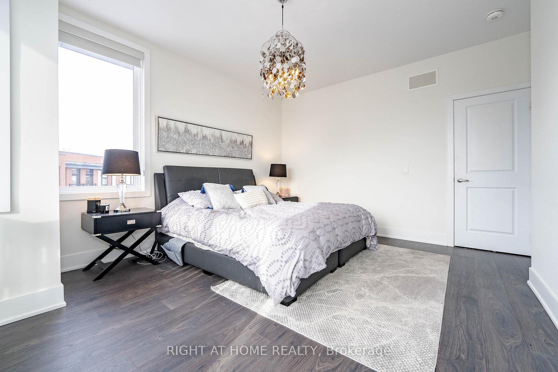 Photo 16 of 16 Cambray Road, Vaughan, Patterson — HOMEH