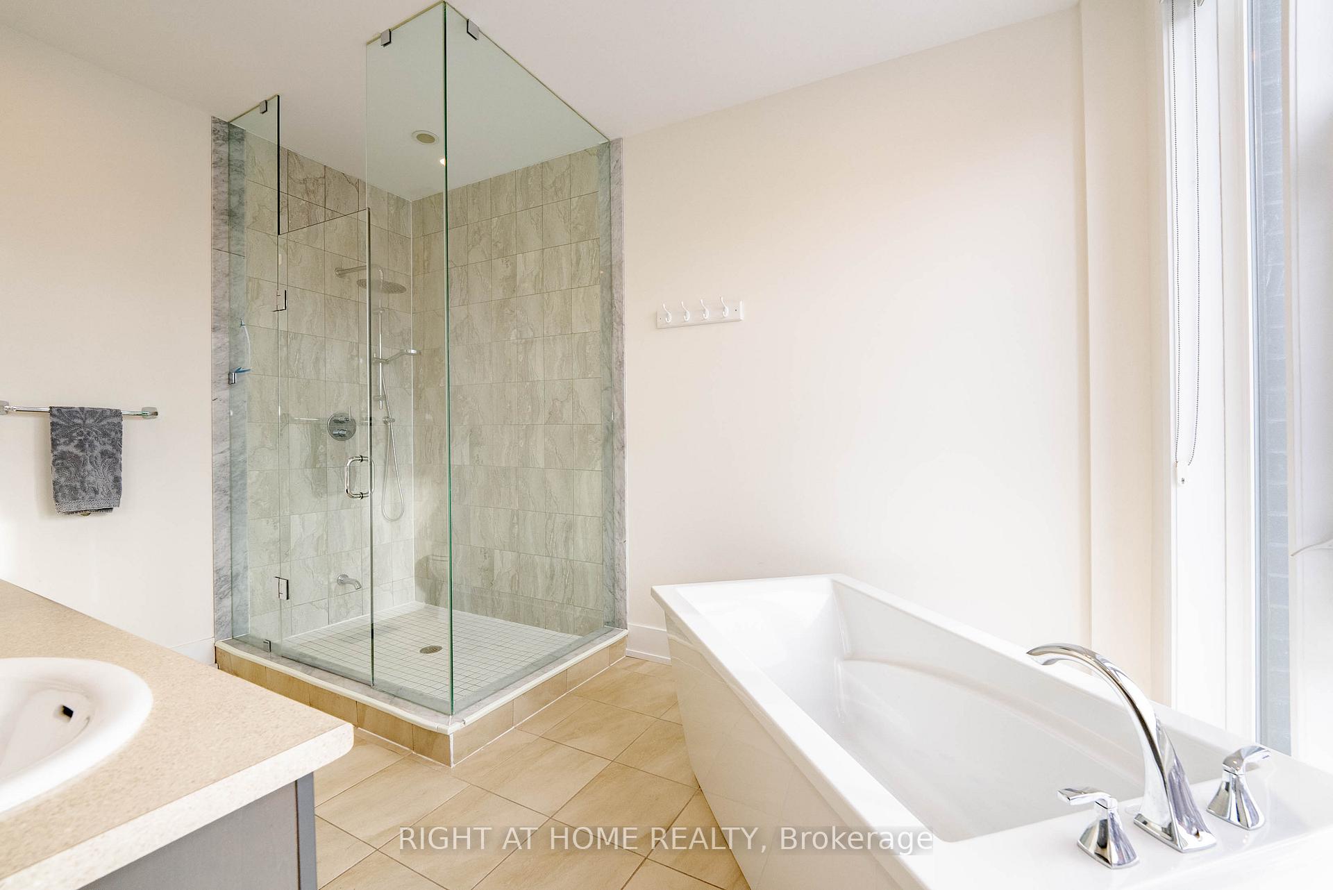 Photo 19 of 16 Cambray Road, Vaughan, Patterson — HOMEH