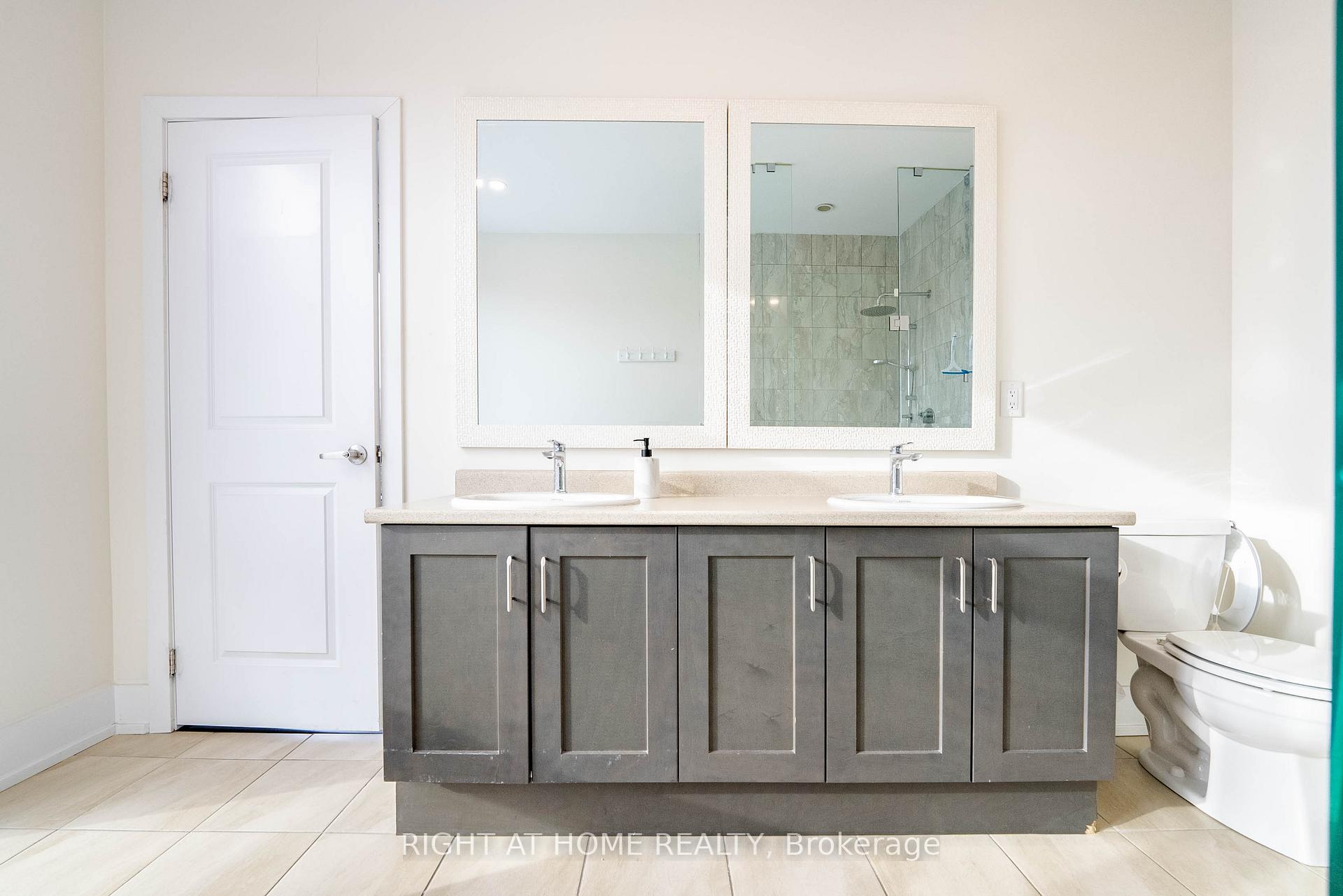 Photo 22 of 16 Cambray Road, Vaughan, Patterson — HOMEH