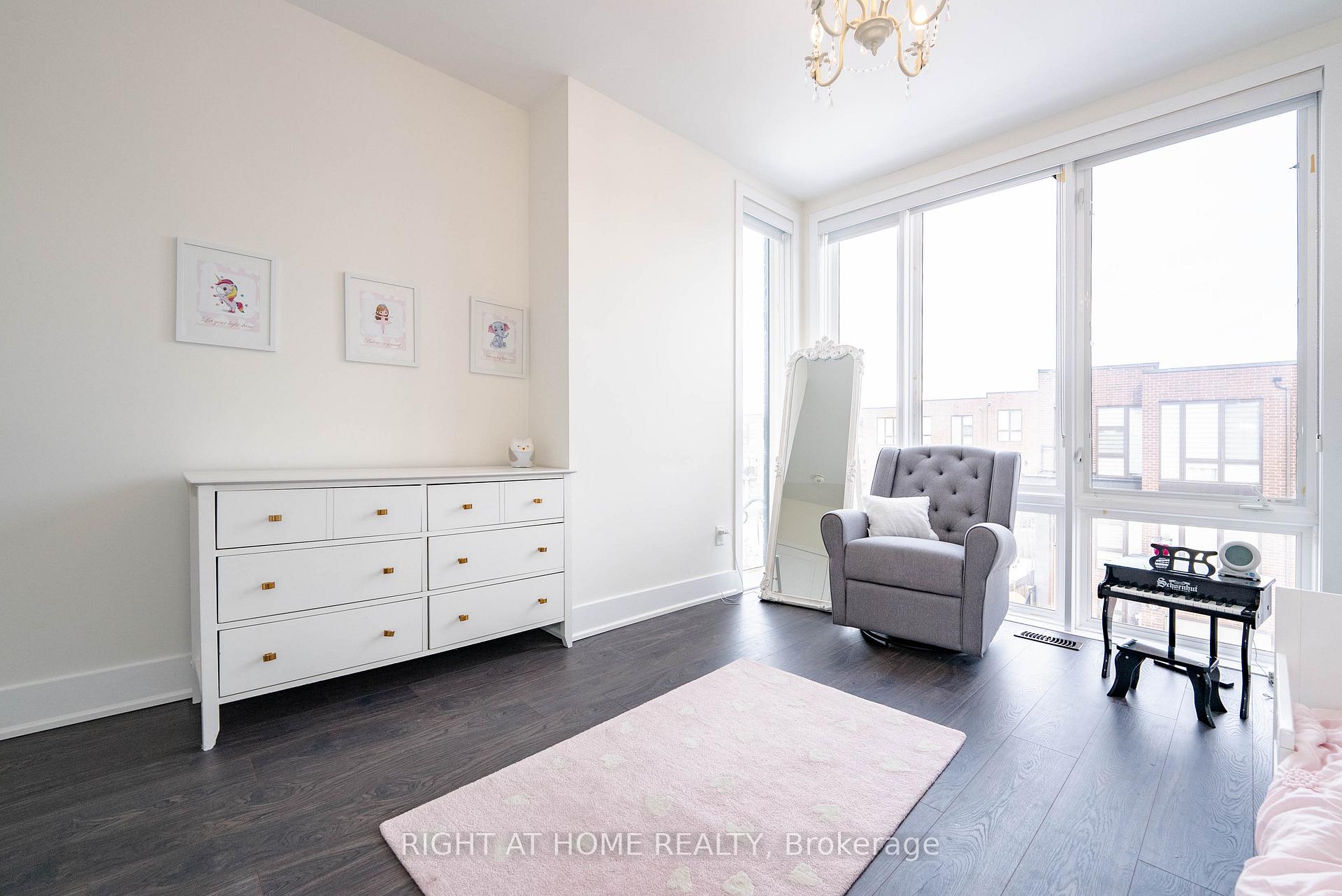 Photo 26 of 16 Cambray Road, Vaughan, Patterson — HOMEH