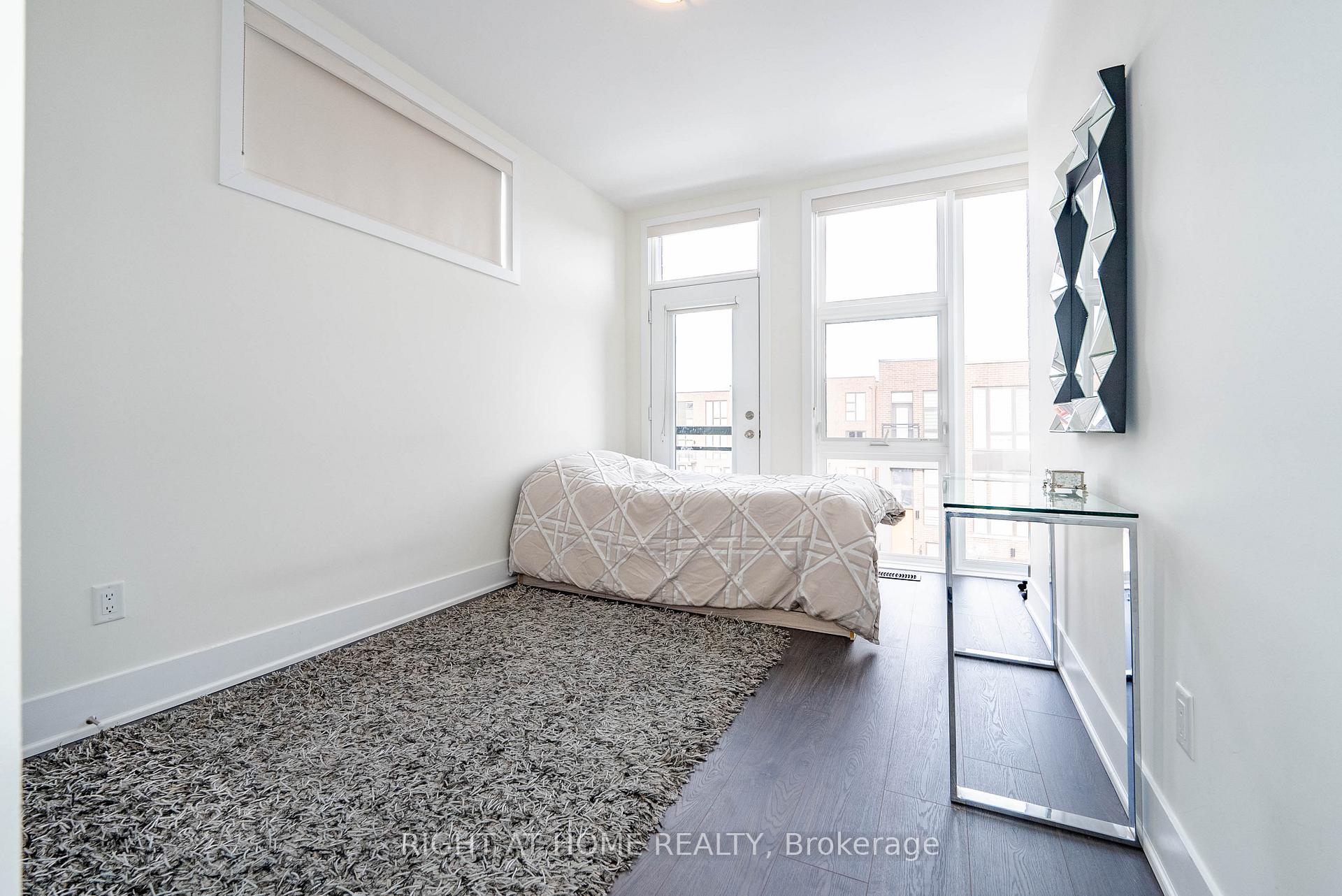 Photo 28 of 16 Cambray Road, Vaughan, Patterson — HOMEH