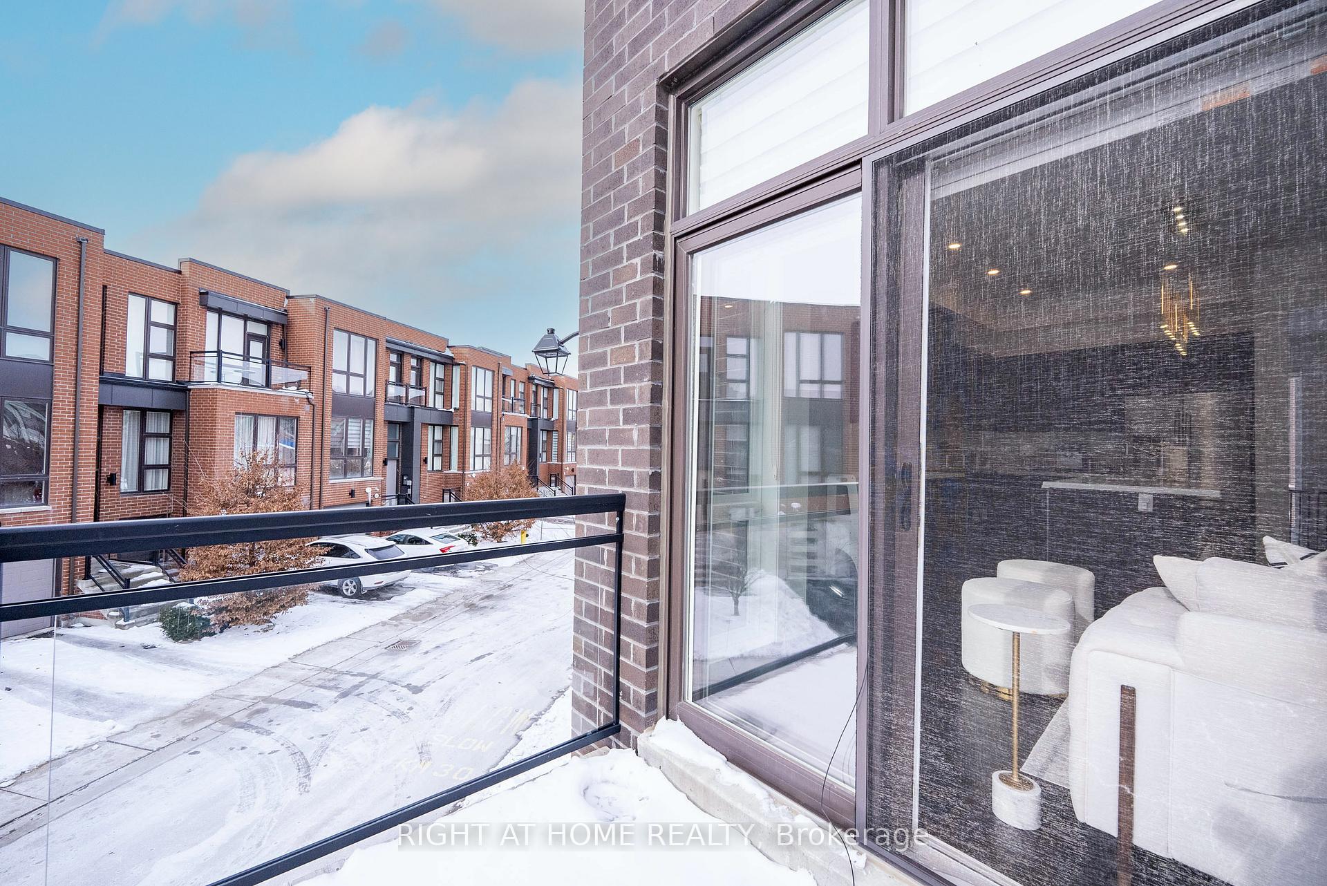 Photo 33 of 16 Cambray Road, Vaughan, Patterson — HOMEH