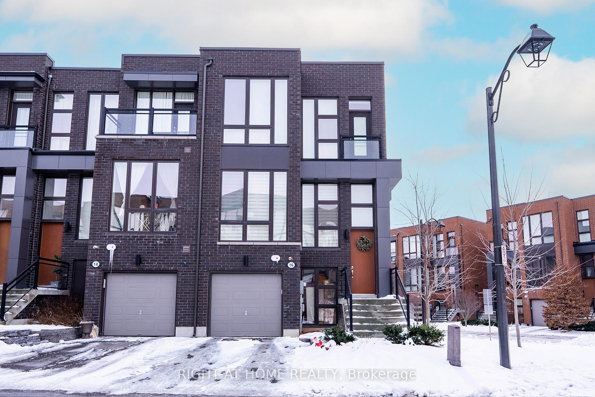 Photo 38 of 16 Cambray Road, Vaughan, Patterson — HOMEH
