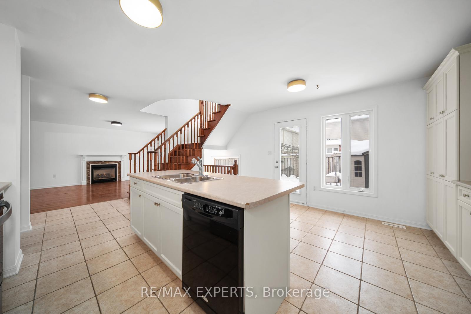 Photo 13 of 70 Steele Street, New Tecumseth, Alliston — HOMEH