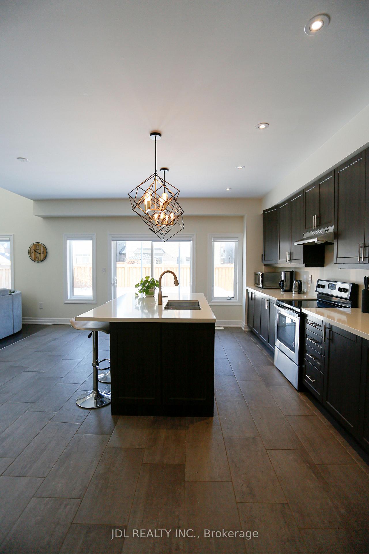 Photo 12 of 980 Cole Street, Innisfil, Rural Innisfil — HOMEH