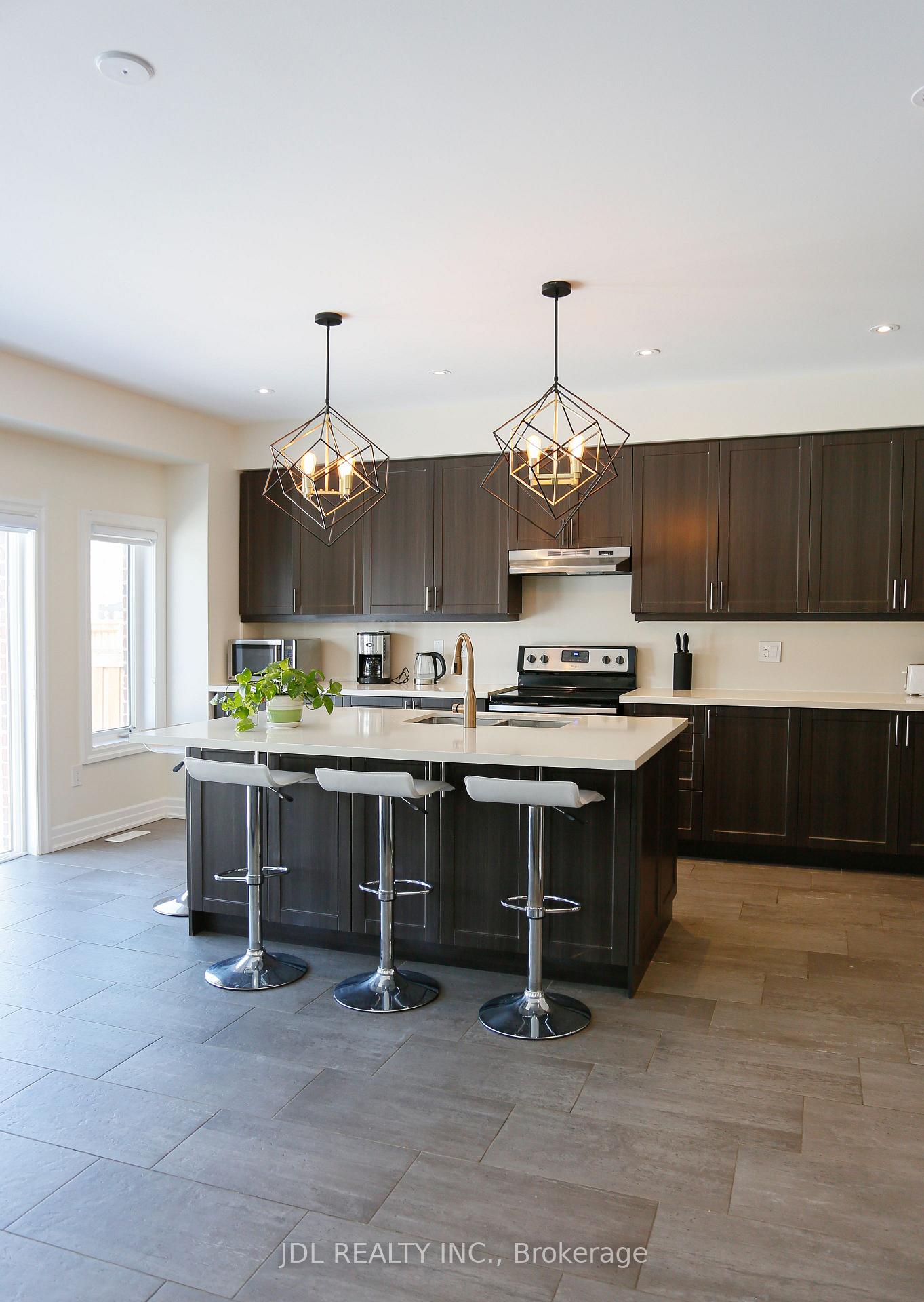 Photo 13 of 980 Cole Street, Innisfil, Rural Innisfil — HOMEH