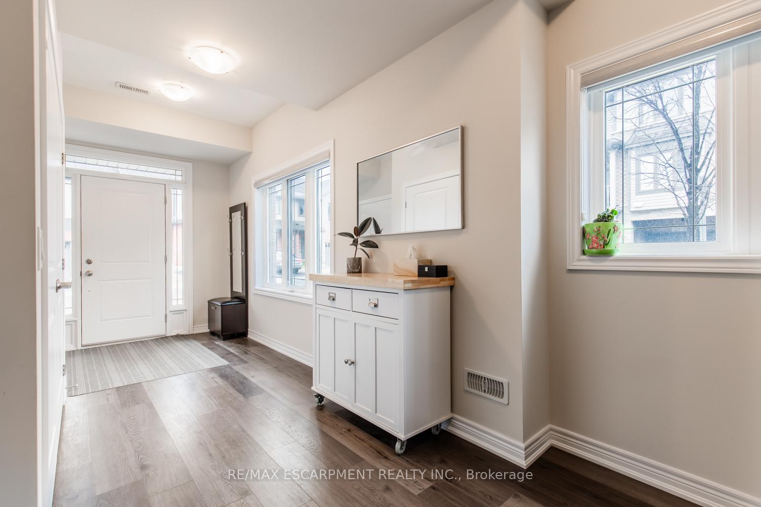 Photo 2 of Unit 31, 27 Rachel Drive, Hamilton, Stoney Creek — HOMEH