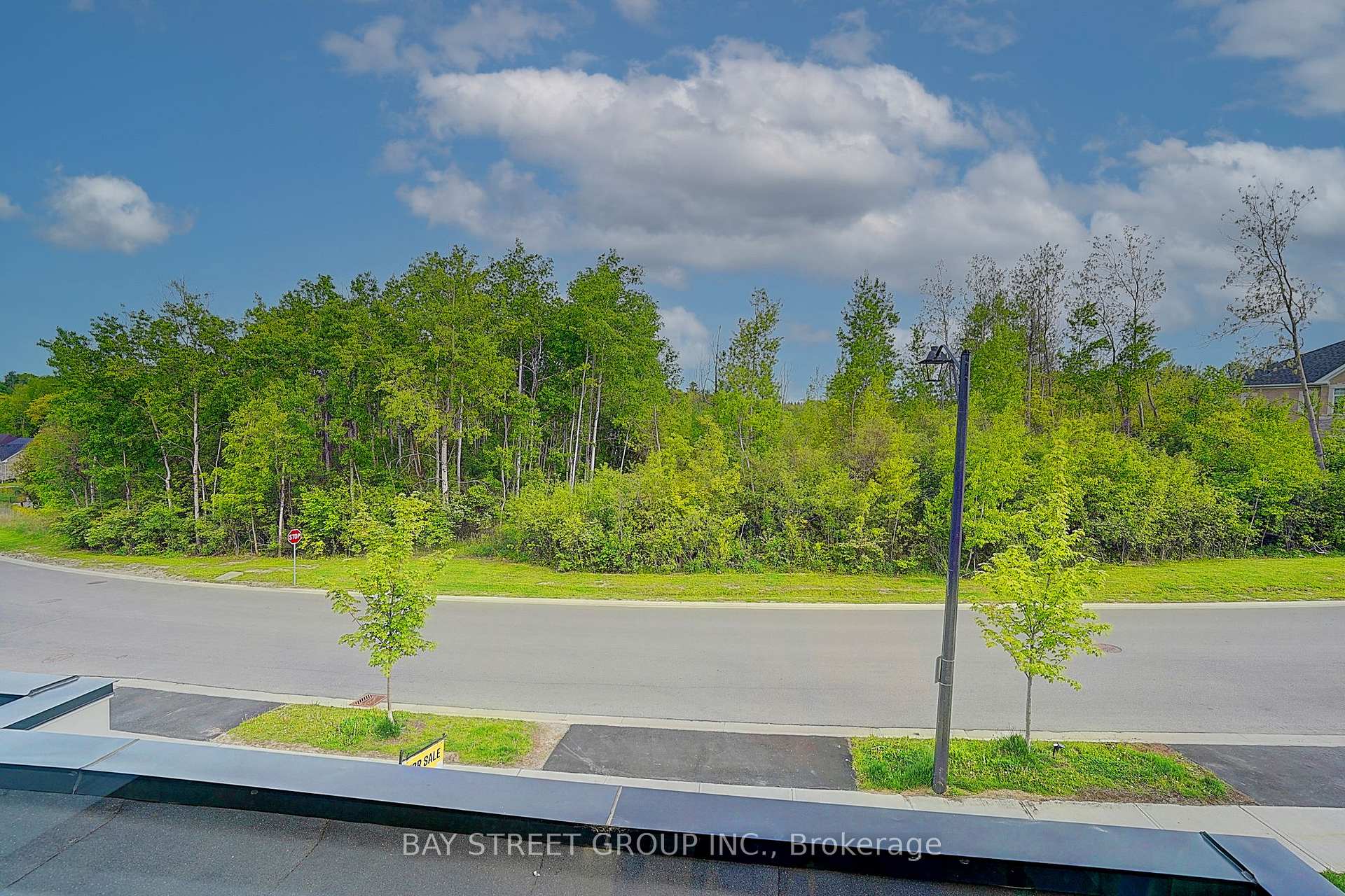 Photo 5 of 100 Woodhaven Avenue, Aurora, Aurora Estates — HOMEH