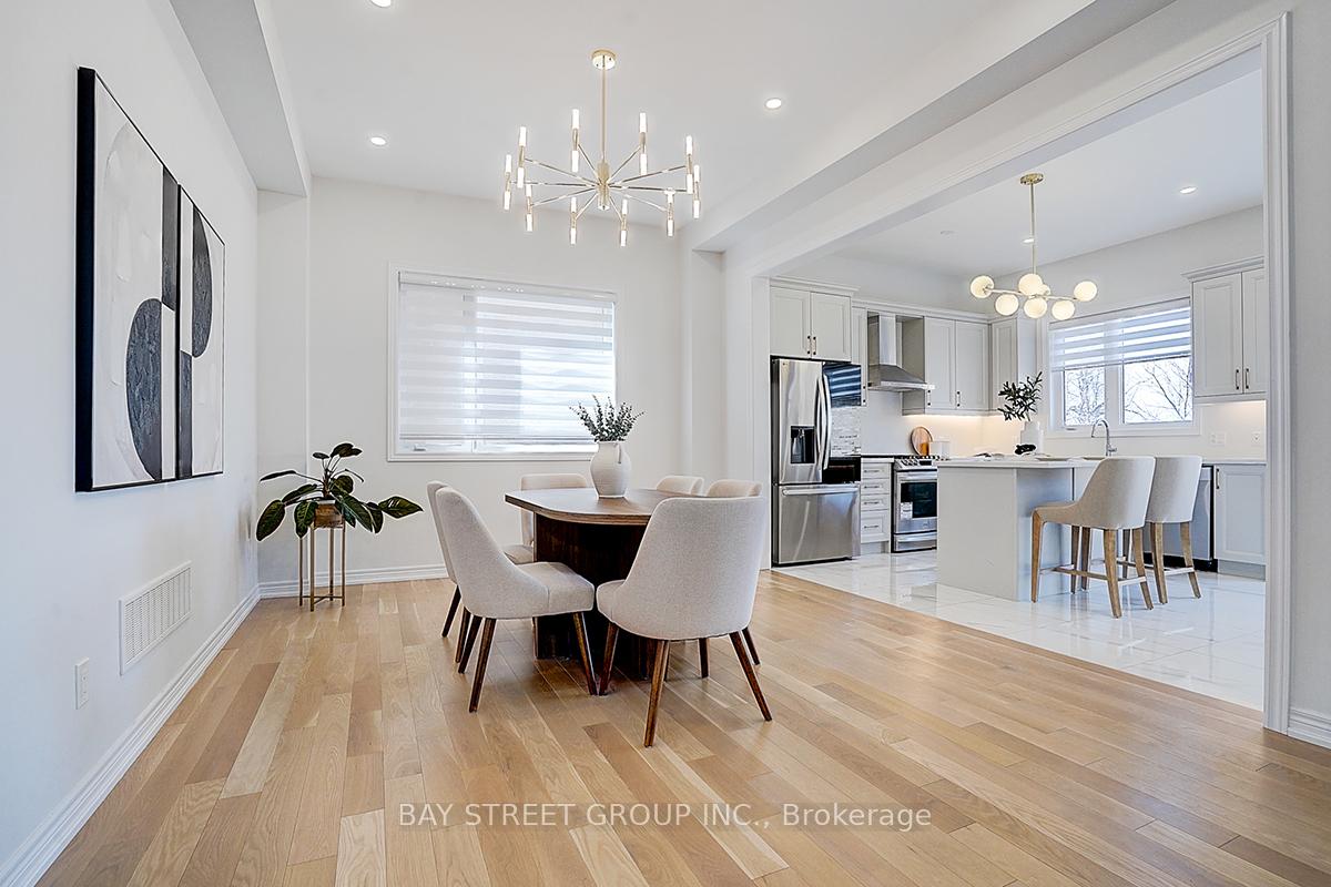 Photo 6 of 100 Woodhaven Avenue, Aurora, Aurora Estates — HOMEH