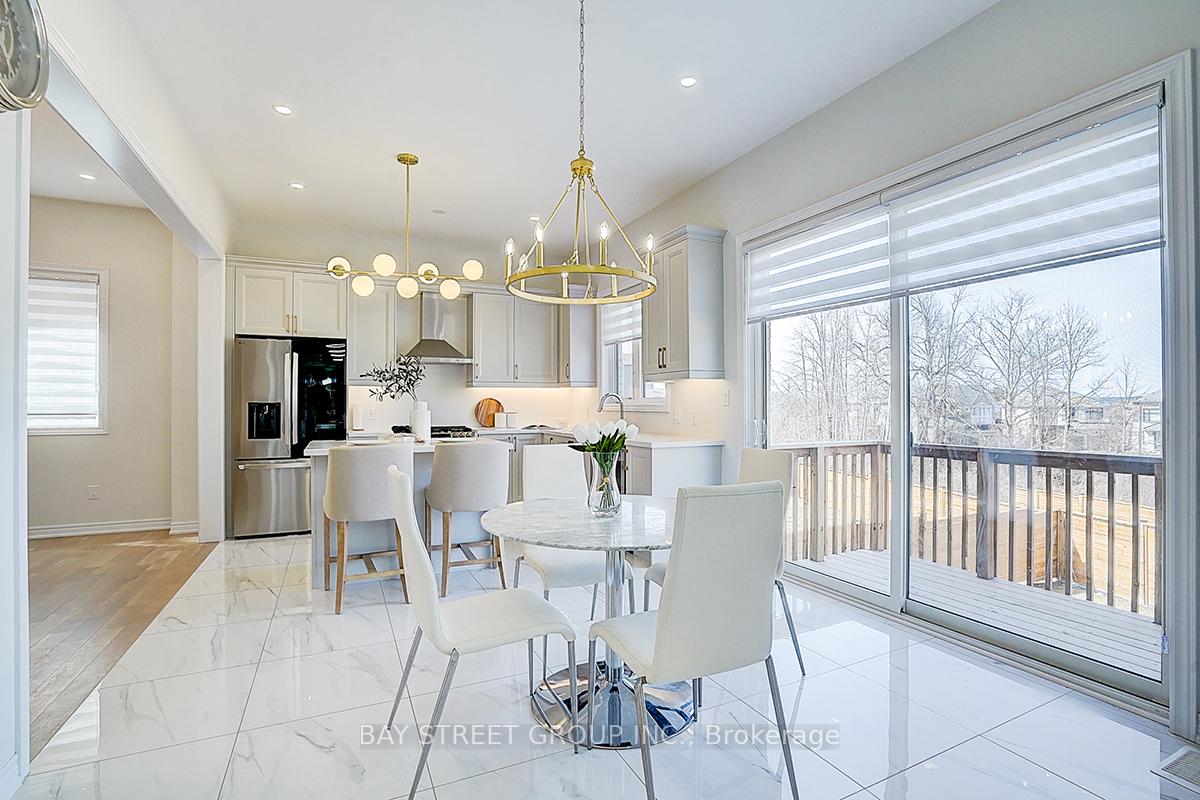 Photo 7 of 100 Woodhaven Avenue, Aurora, Aurora Estates — HOMEH