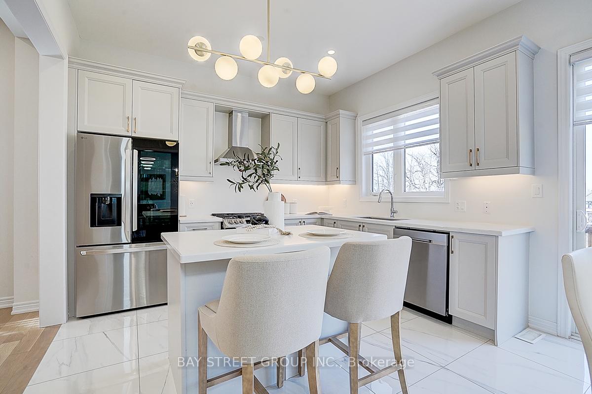 Photo 9 of 100 Woodhaven Avenue, Aurora, Aurora Estates — HOMEH