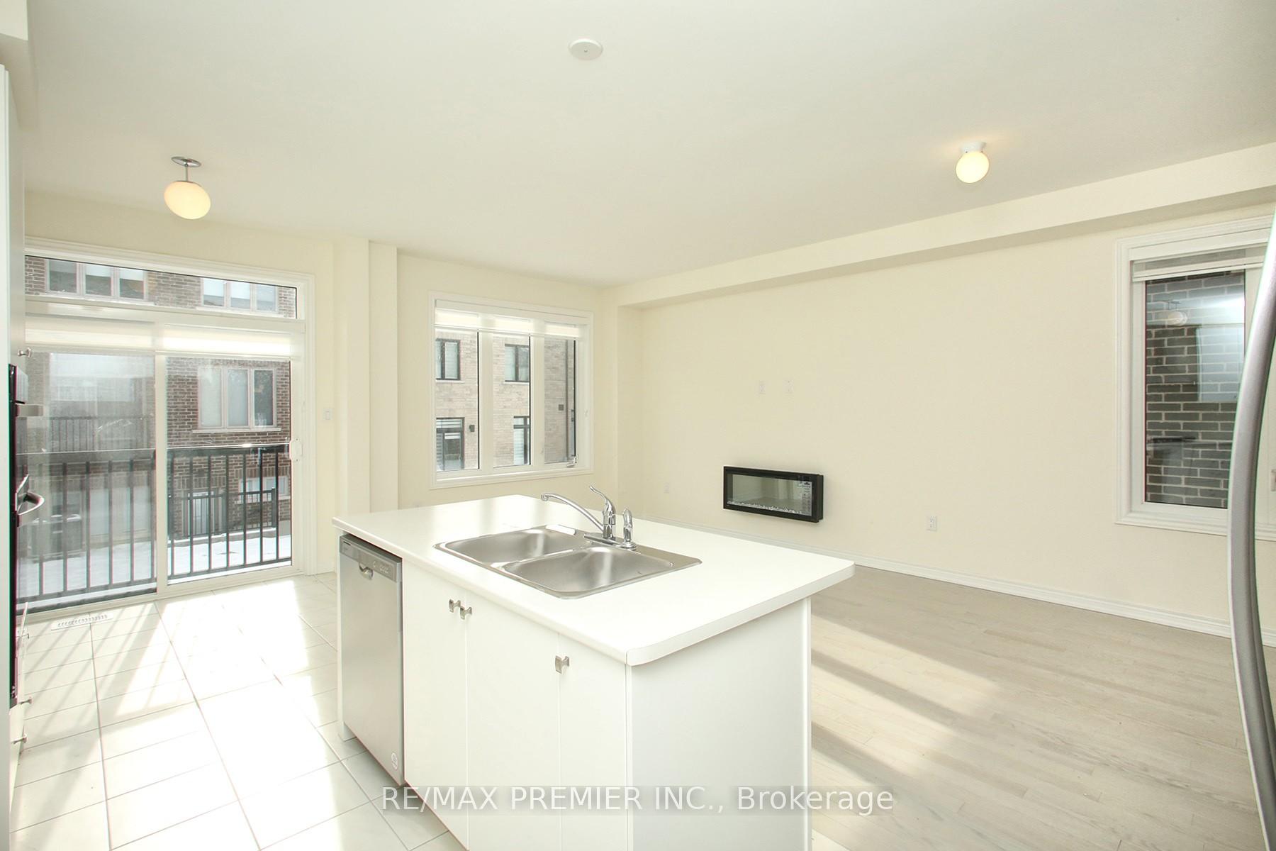 Photo 7 of 55 Kinloss Street, Vaughan, Kleinburg — HOMEH