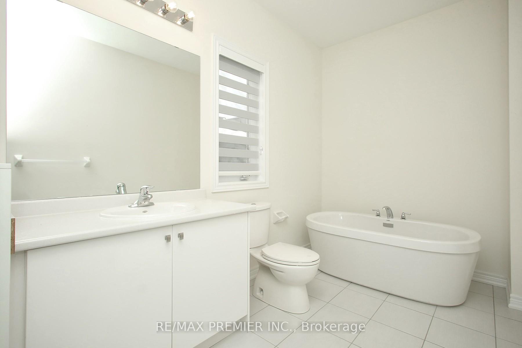 Photo 23 of 55 Kinloss Street, Vaughan, Kleinburg — HOMEH