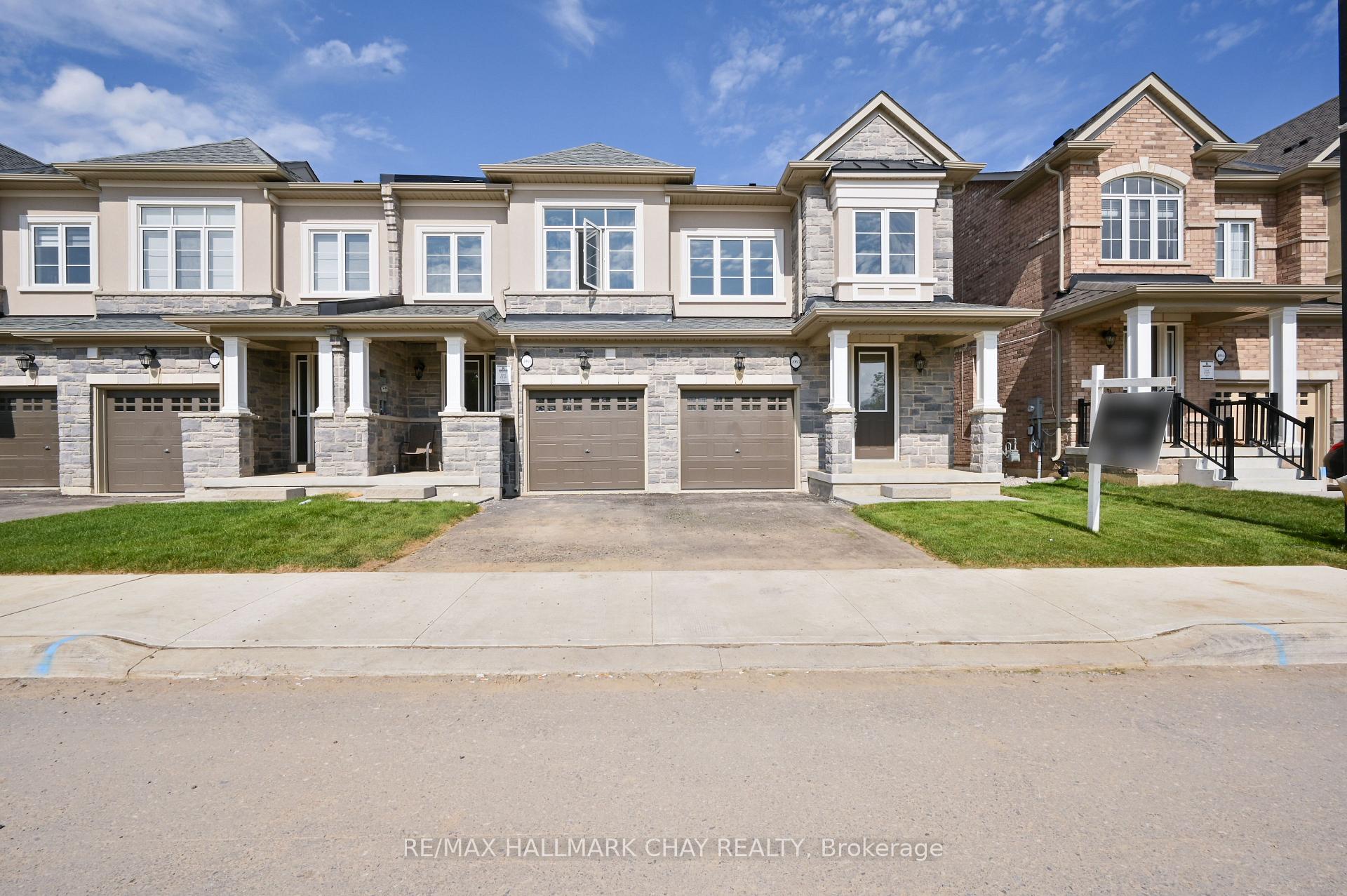 Photo 1 of 1063 Garner Road E, Hamilton, Meadowlands — HOMEH