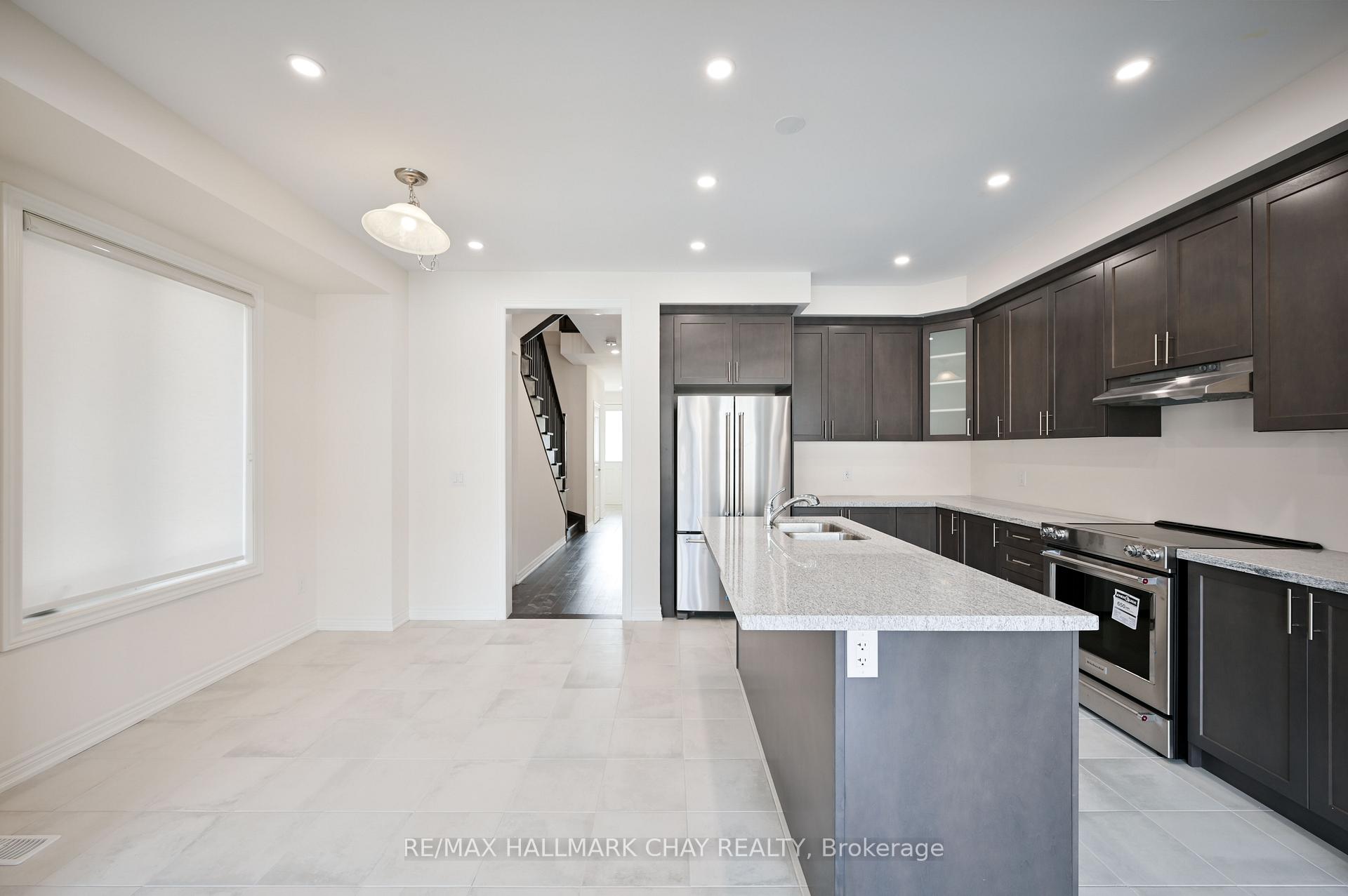 Photo 6 of 1063 Garner Road E, Hamilton, Meadowlands — HOMEH
