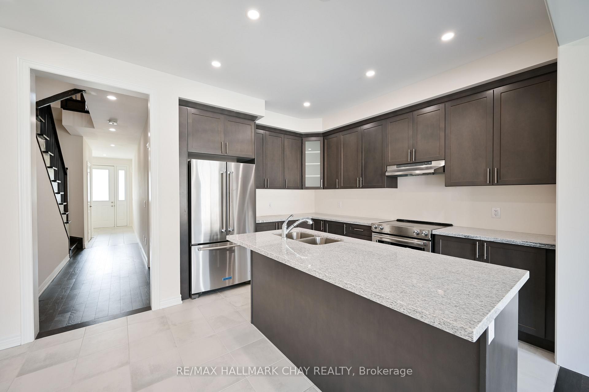 Photo 8 of 1063 Garner Road E, Hamilton, Meadowlands — HOMEH