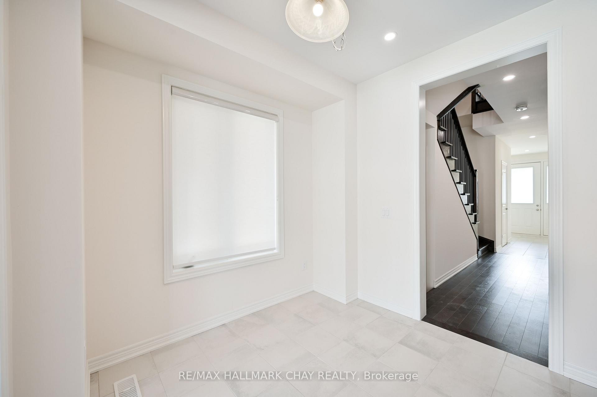 Photo 12 of 1063 Garner Road E, Hamilton, Meadowlands — HOMEH