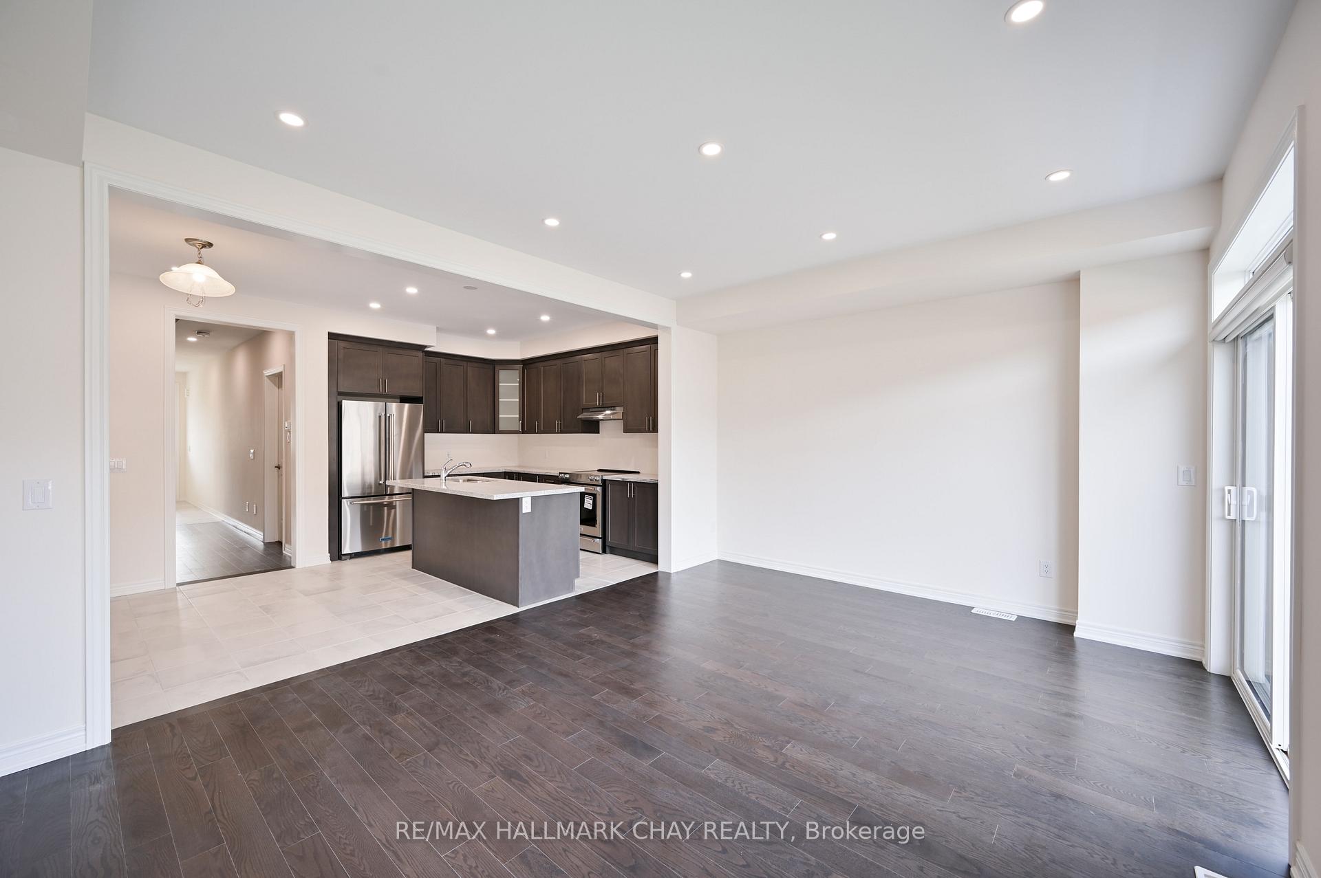 Photo 13 of 1063 Garner Road E, Hamilton, Meadowlands — HOMEH