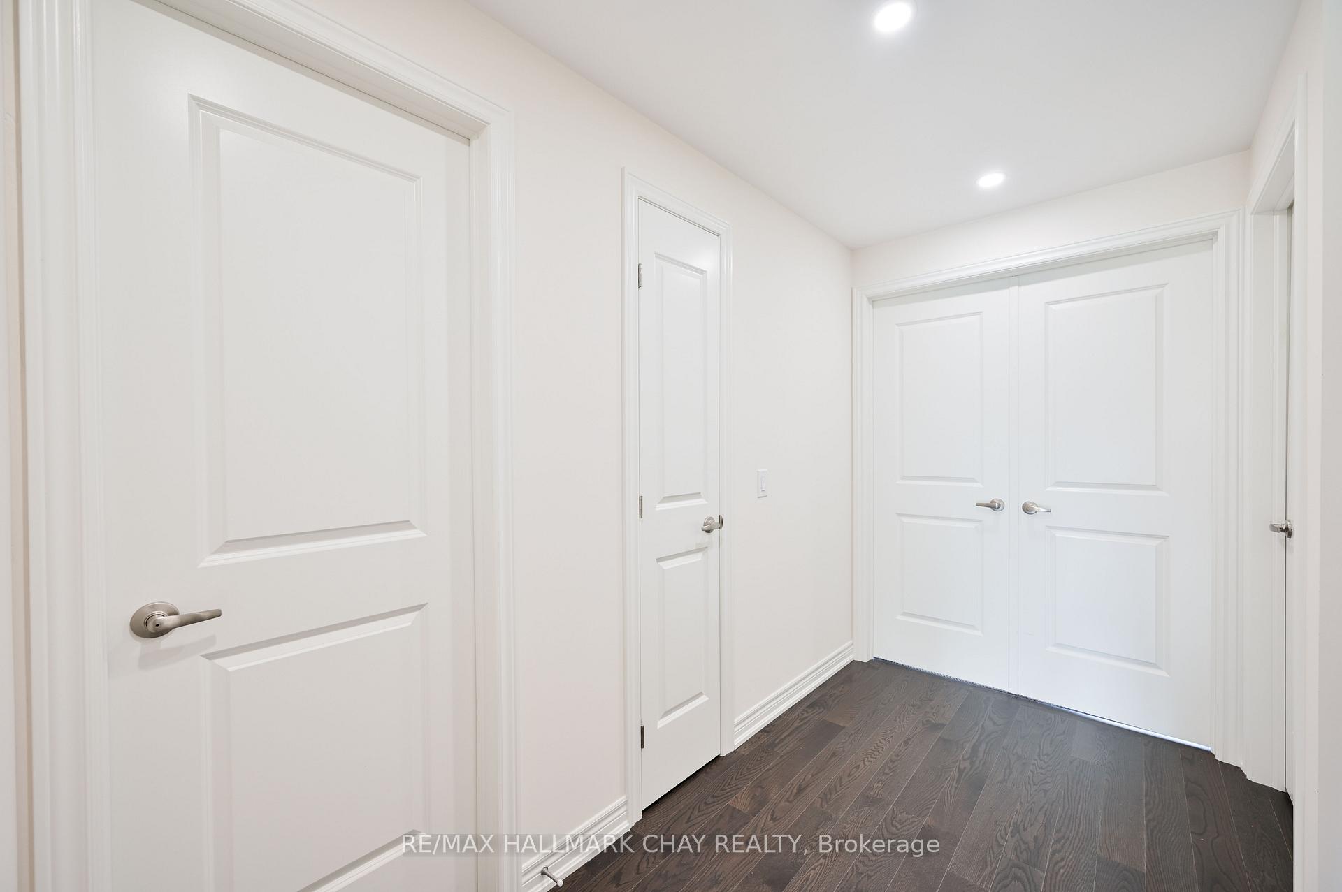 Photo 18 of 1063 Garner Road E, Hamilton, Meadowlands — HOMEH