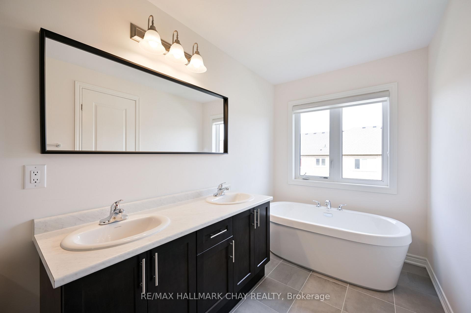 Photo 23 of 1063 Garner Road E, Hamilton, Meadowlands — HOMEH