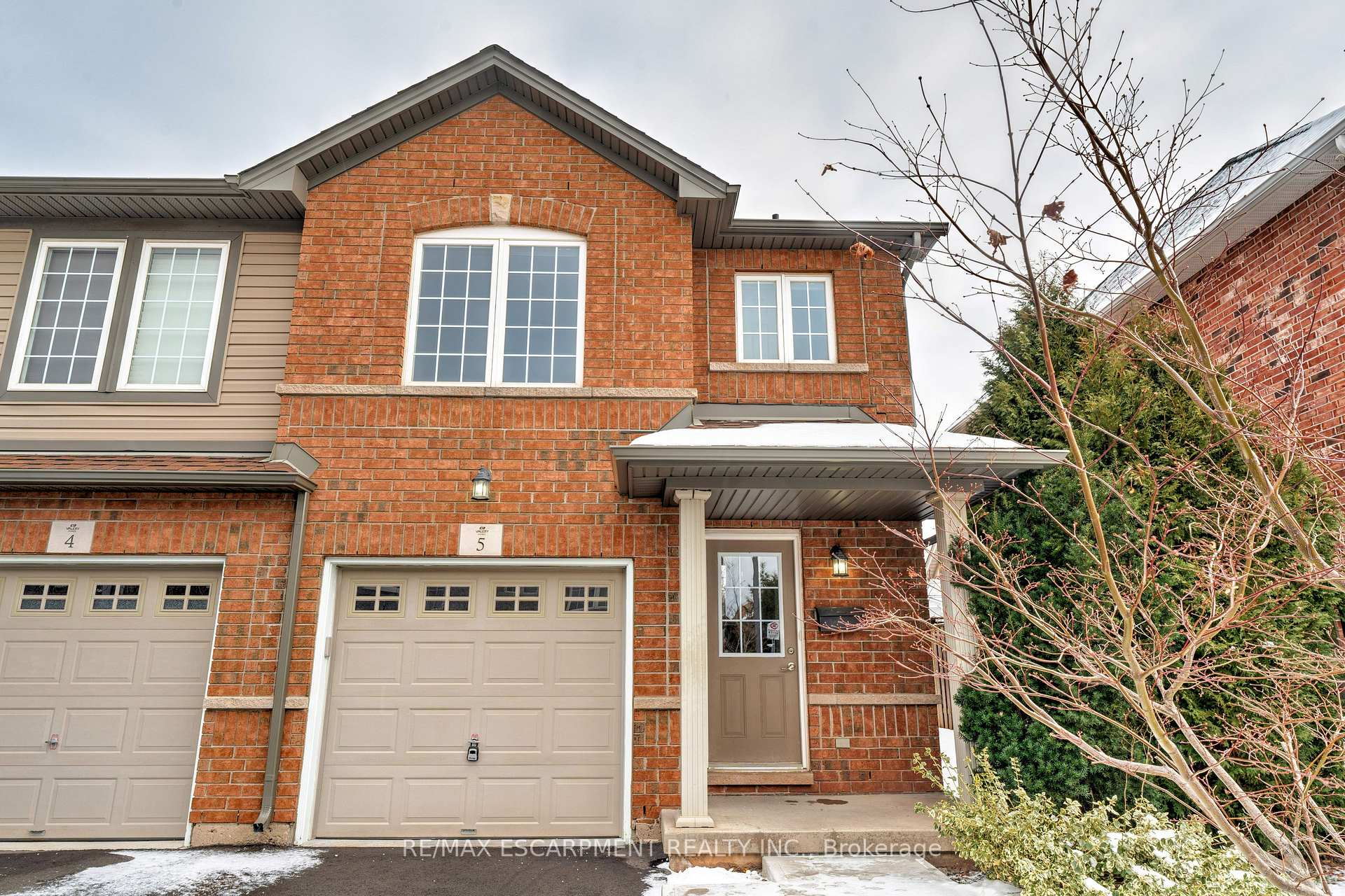Photo 1 of Unit 5, 151 Green Road, Hamilton, Stoney Creek — HOMEH