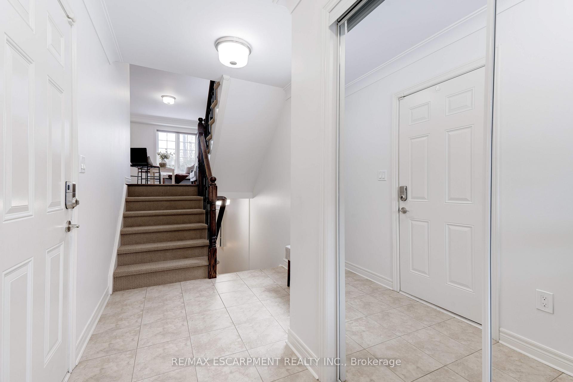 Photo 2 of Unit 5, 151 Green Road, Hamilton, Stoney Creek — HOMEH